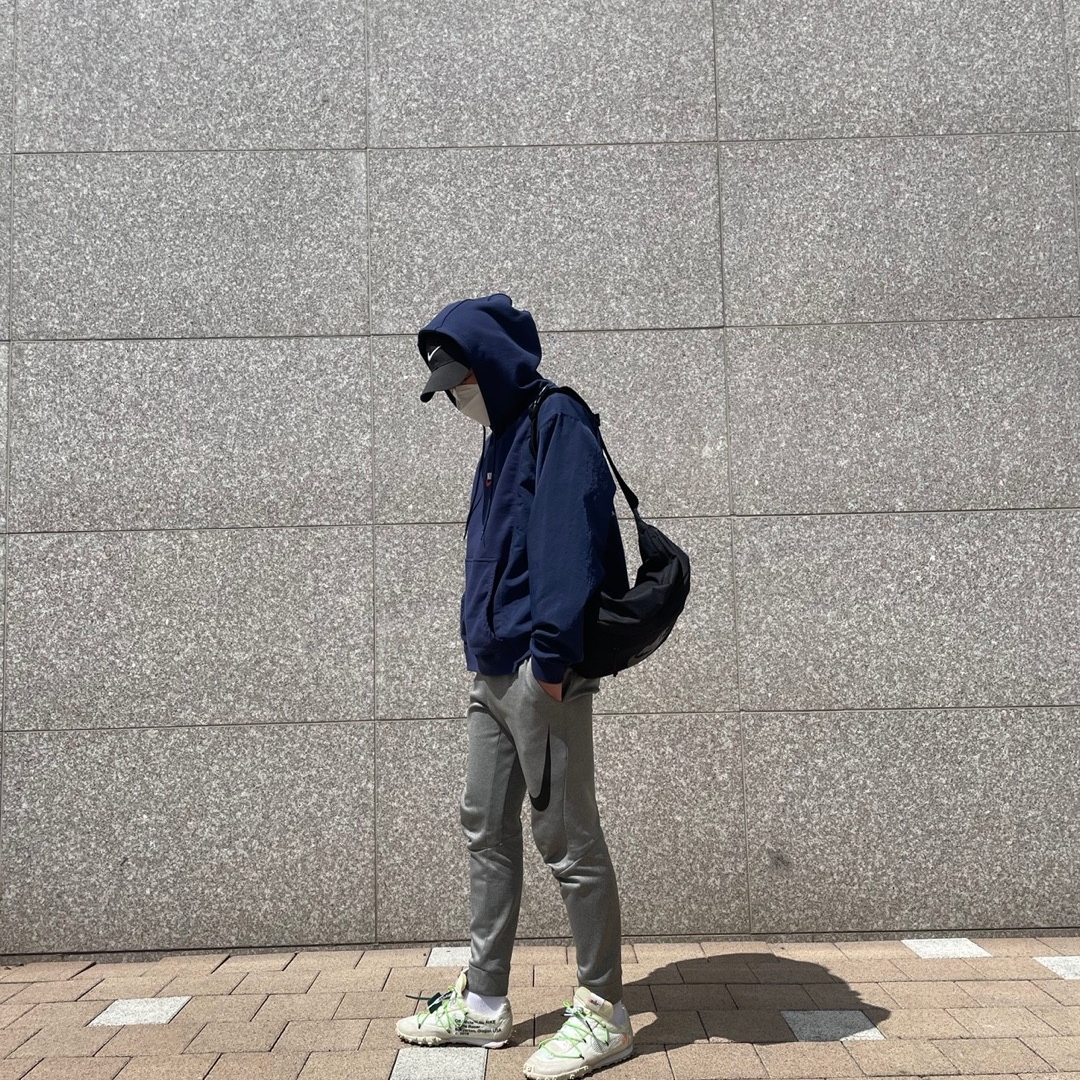 (W) Nike x Off-White Waffle Racer White, Nike NSW Hoodie BRS Midnight Navy 착용 스타일 - 1