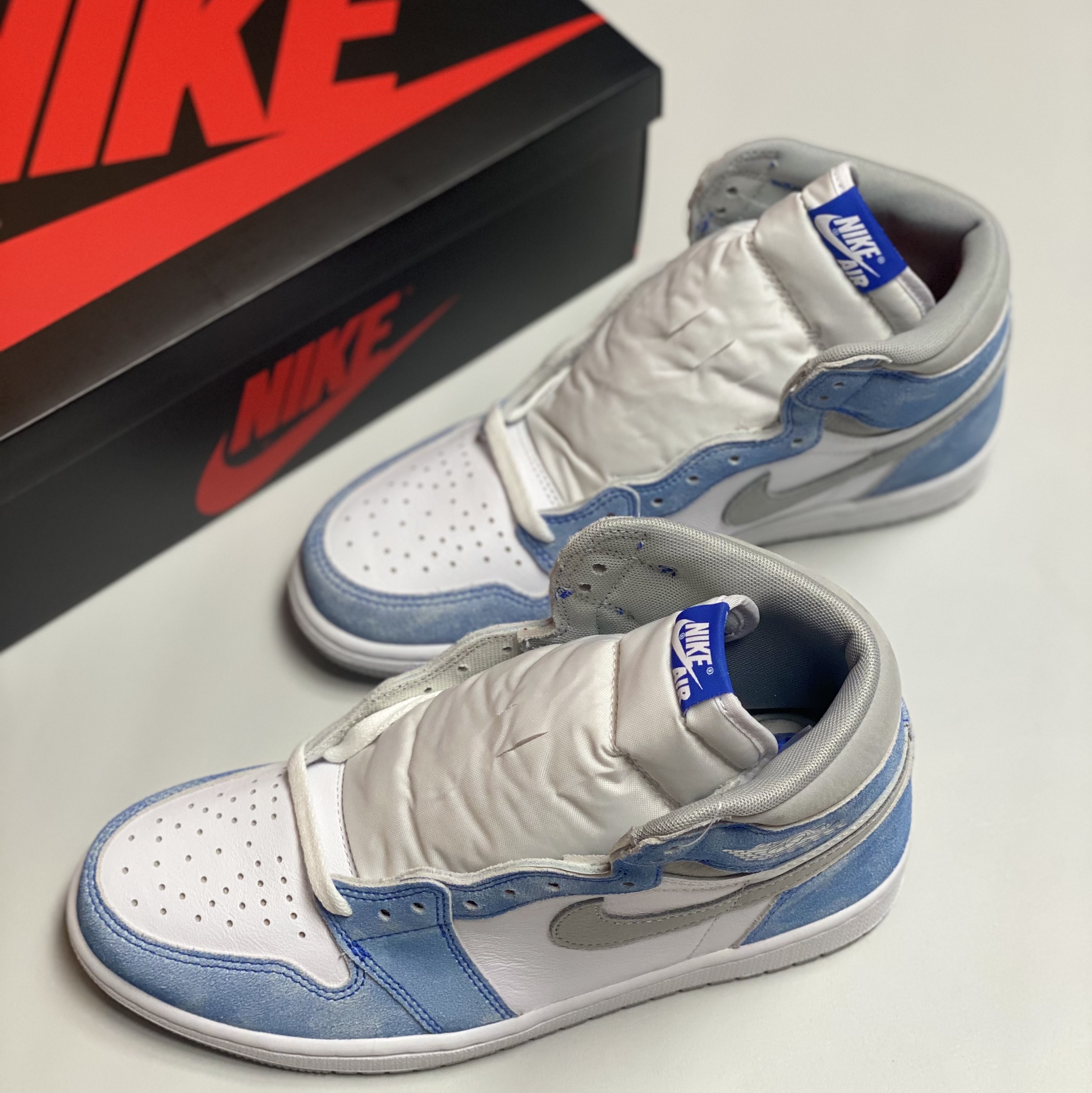 Jordan 1 Retro High OG Hyper Royal 착용 스타일