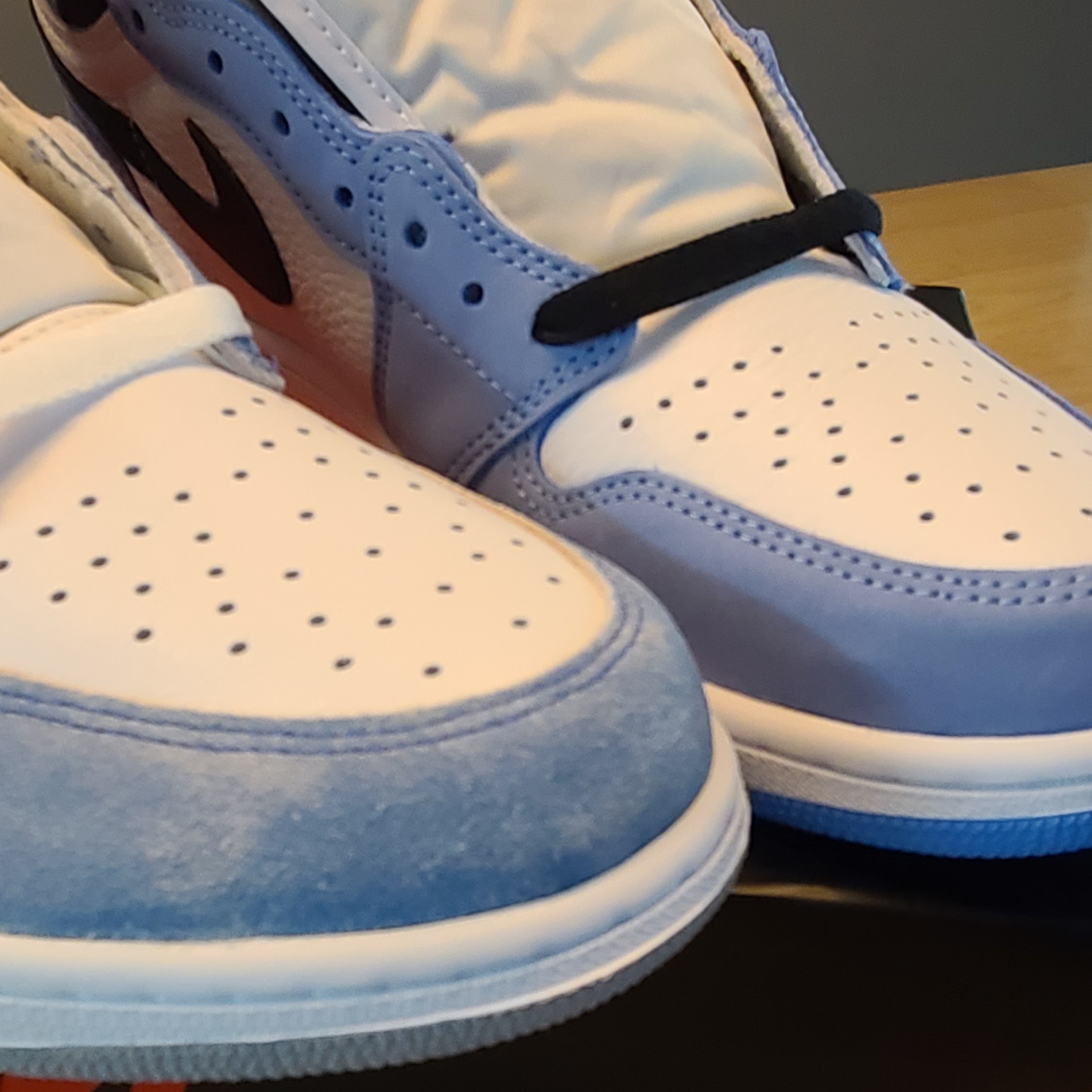 Jordan 1 Retro High OG Hyper Royal, Jordan 1 Retro High OG University Blue 착용 스타일 - 3