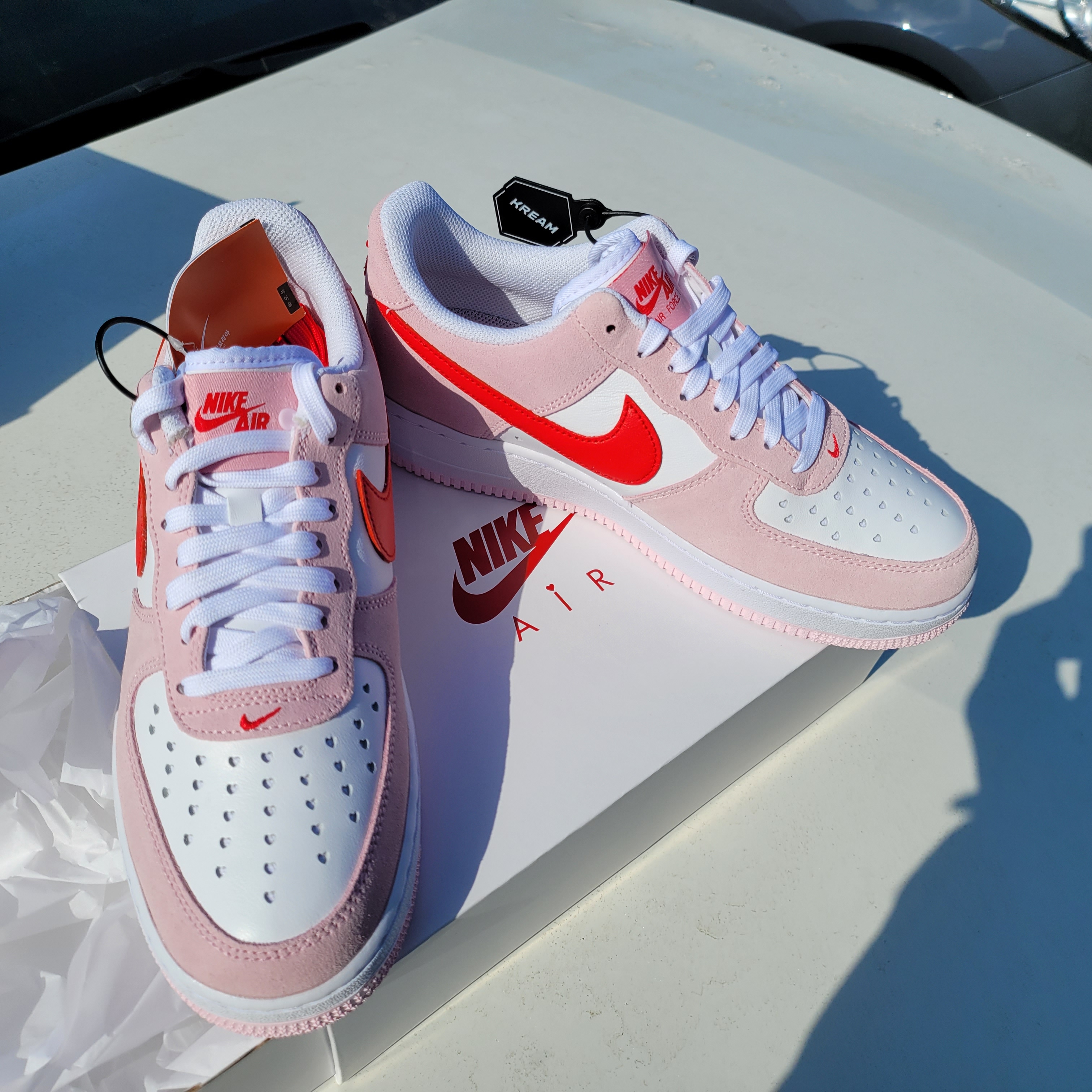 Nike Air Force 1 '07 QS Valentine's Day 착용 스타일 - 2