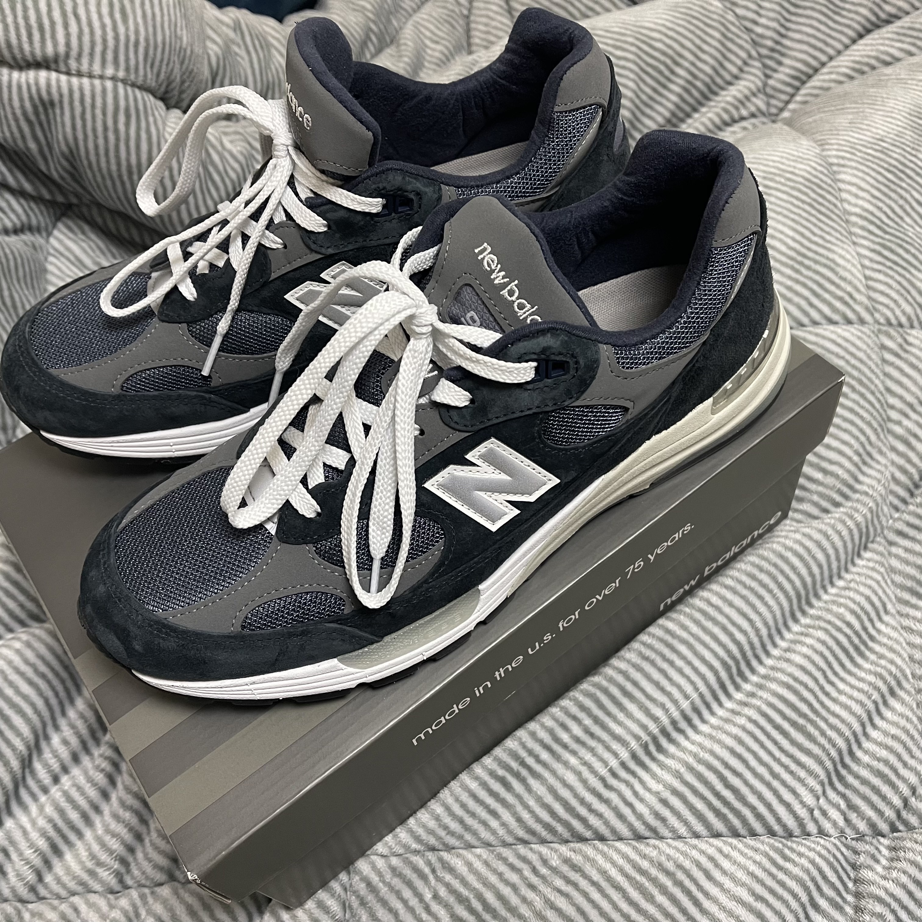 New Balance 992 Made in USA Navy 착용 스타일 - 1