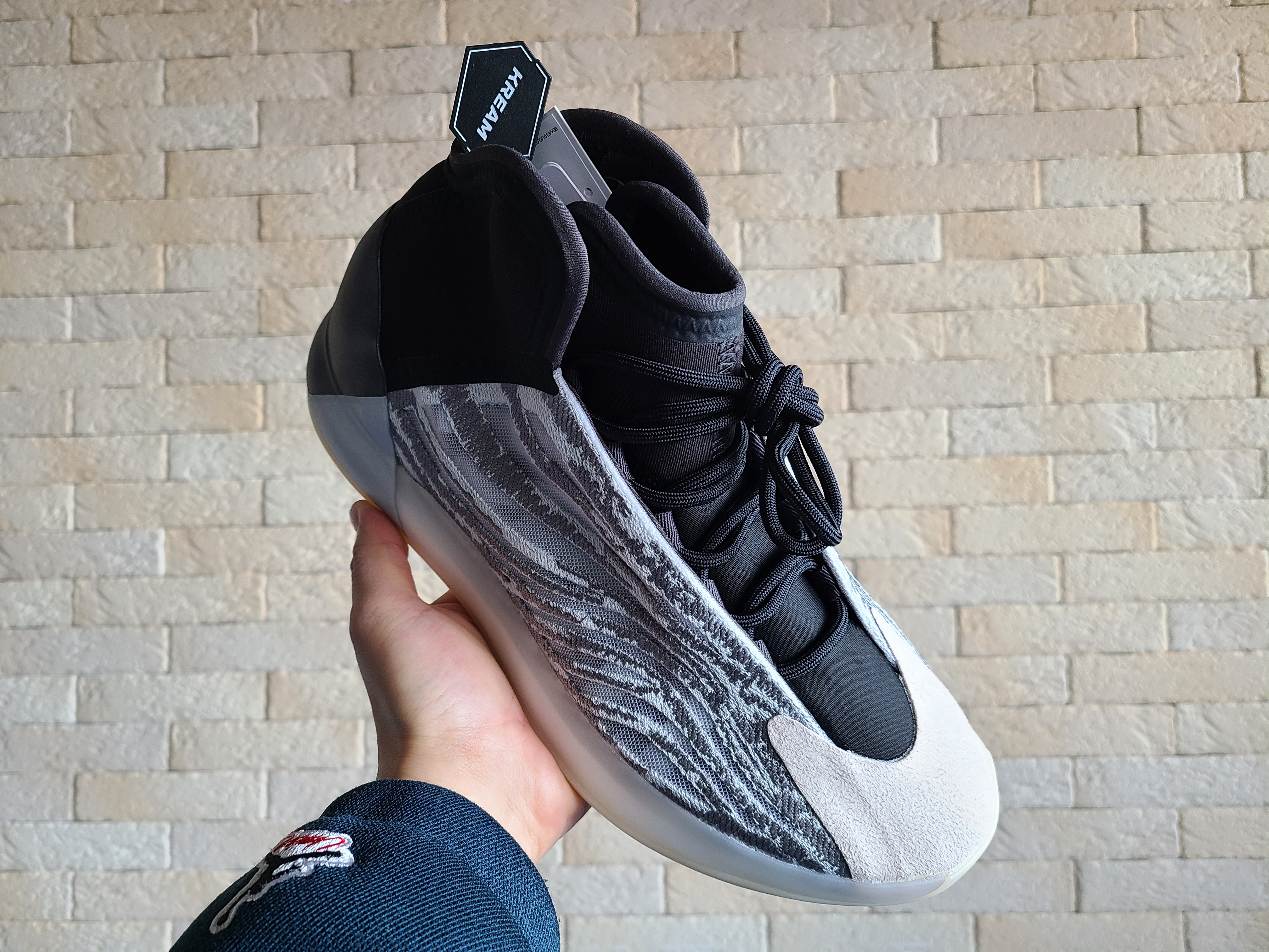 Adidas Yeezy QNTM Lifestyle 착용 스타일 - 3