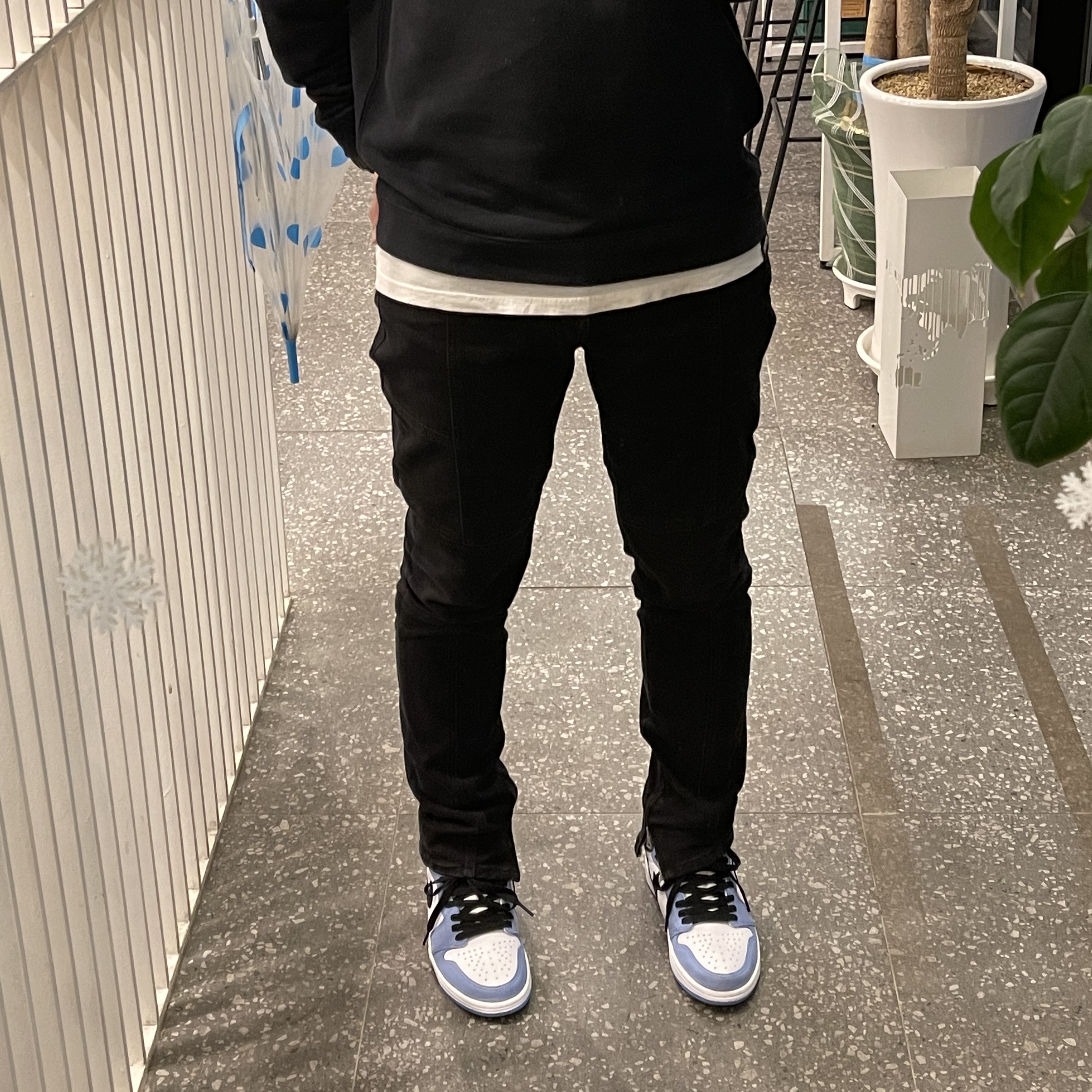 Jordan 1 Retro High OG University Blue 착용 스타일 - 1