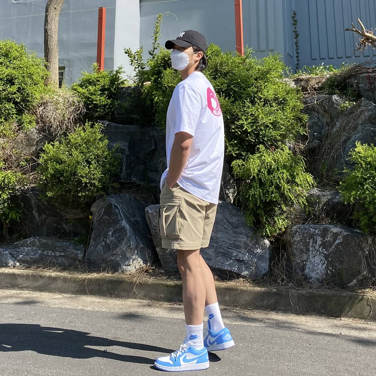Palace Infinity T-Shirt White - 21SS, (W) Jordan 1 Low UNC University Blue 착용 스타일 - 1