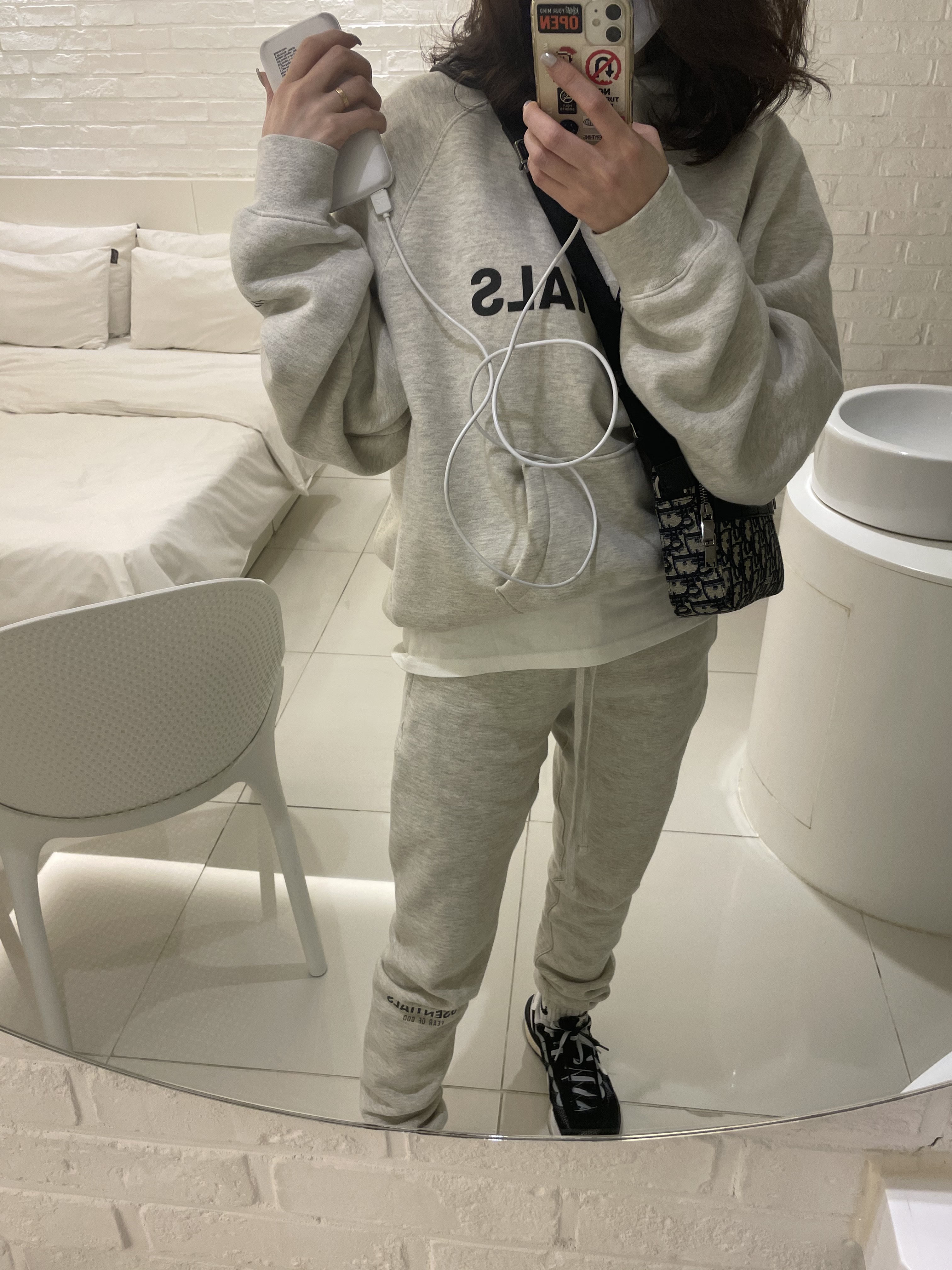 Essentials 3D Silicon Applique Pullover Hoodie Oatmeal/Oatmeal Heather/Light Heather Oatmeal 2020, Essentials Sweatpants Oatmeal/Oatmeal Heather/Light Heather Oatmeal 2020 착용 스타일