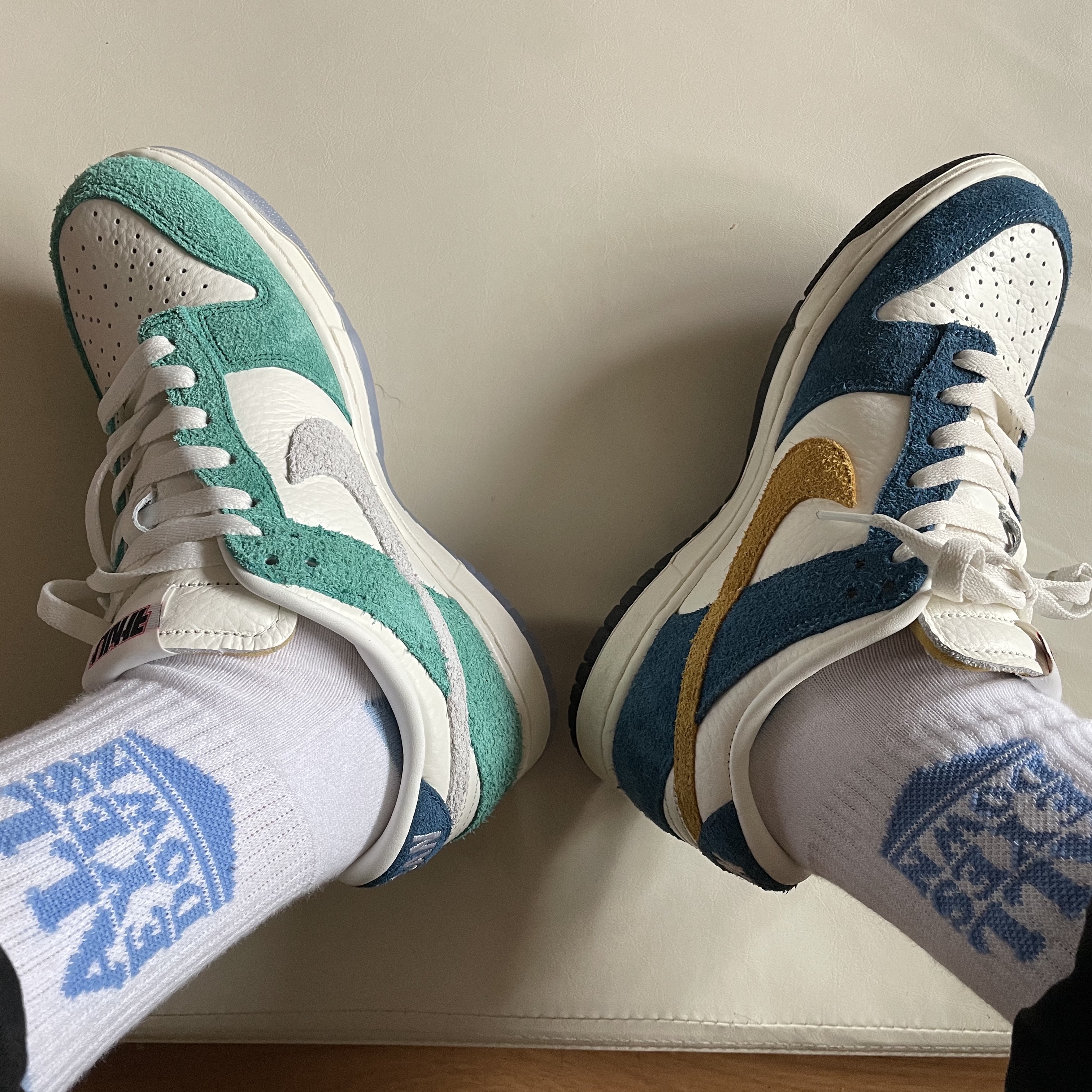 Jordan 1 Retro High OG Hyper Royal, Jordan 1 Retro High OG University Blue 착용 스타일 - 2