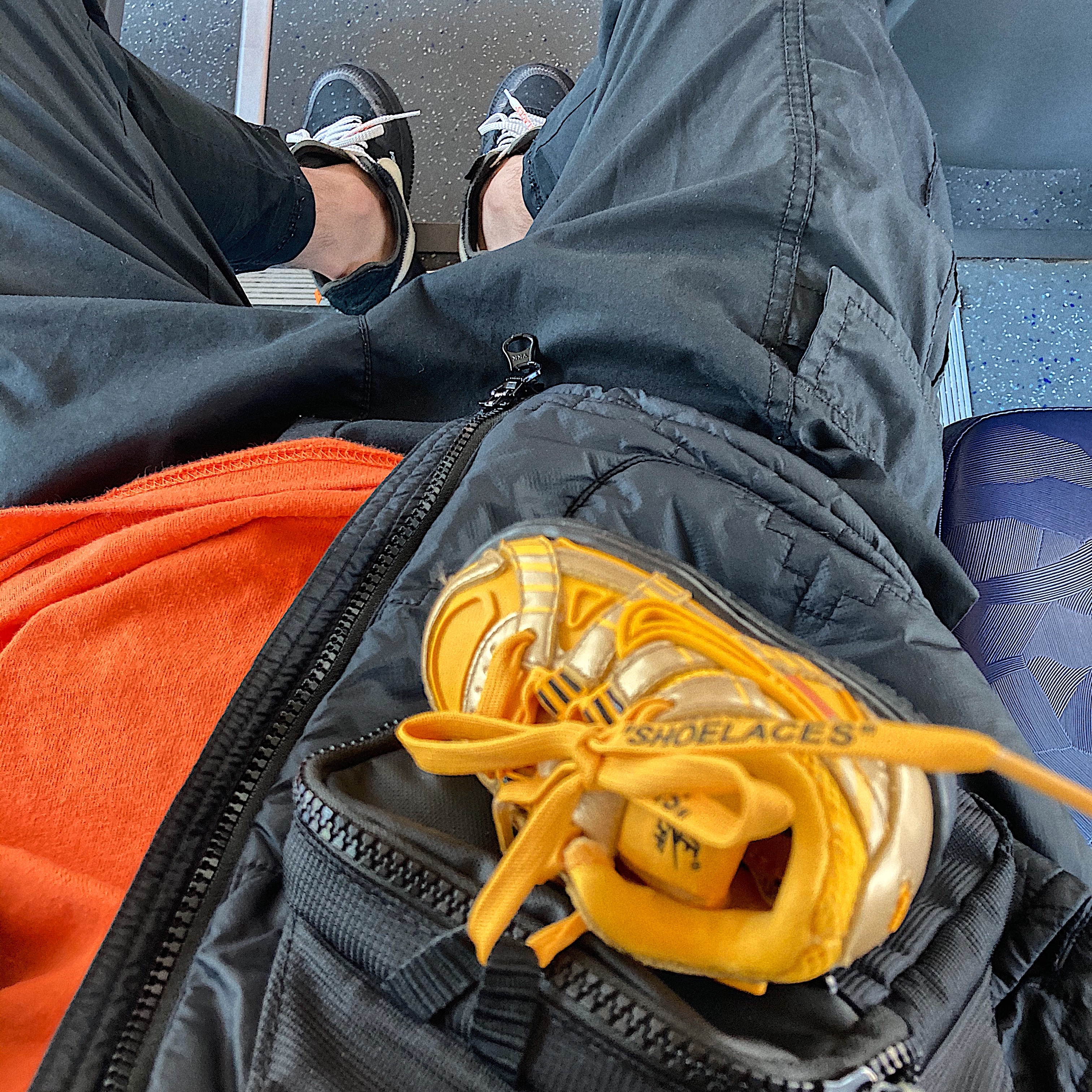 (TD) Nike x Off-White Air Rubber Dunk University Gold, Nike x Off-White Air Force 1 Low Black White 착용 스타일