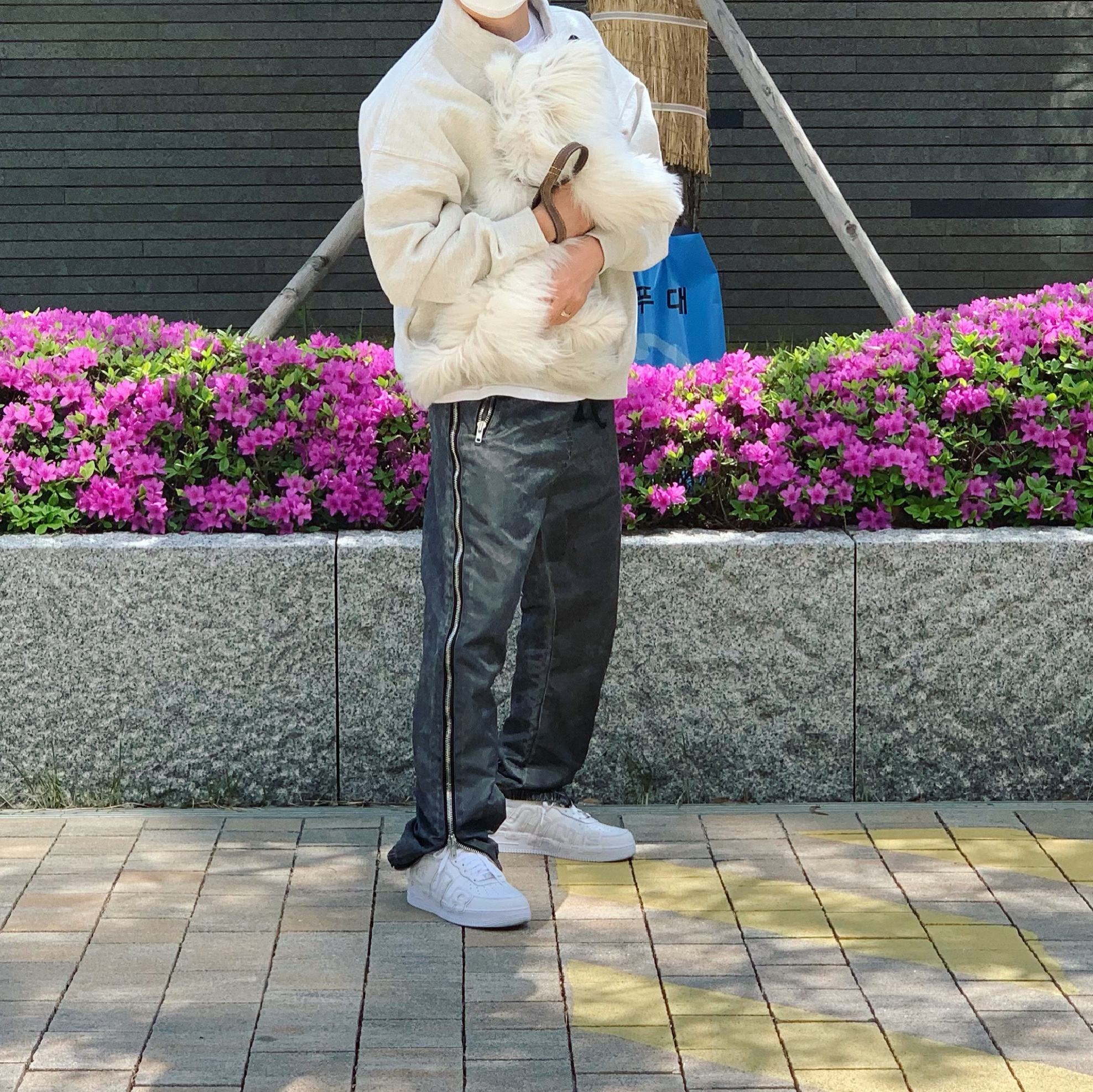 Nike x Cactus Plant Flea Market Air Force 1 Low Premium White, Essentials Pull-Over Mockneck Sweatshirt White - 20SS 착용 스타일 - 1