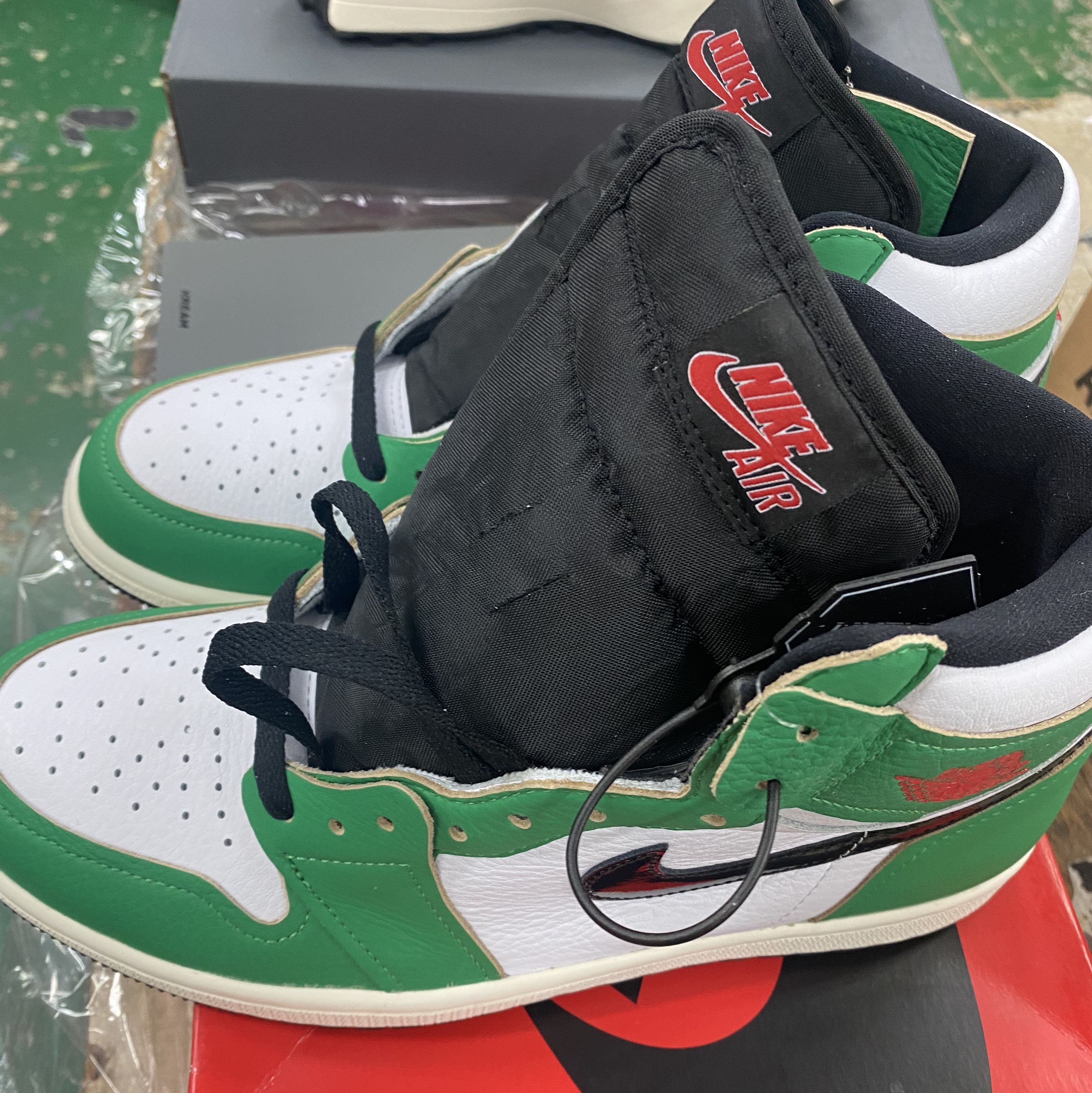 (W) Jordan 1 Retro High OG Lucky Green 착용 스타일 - 2