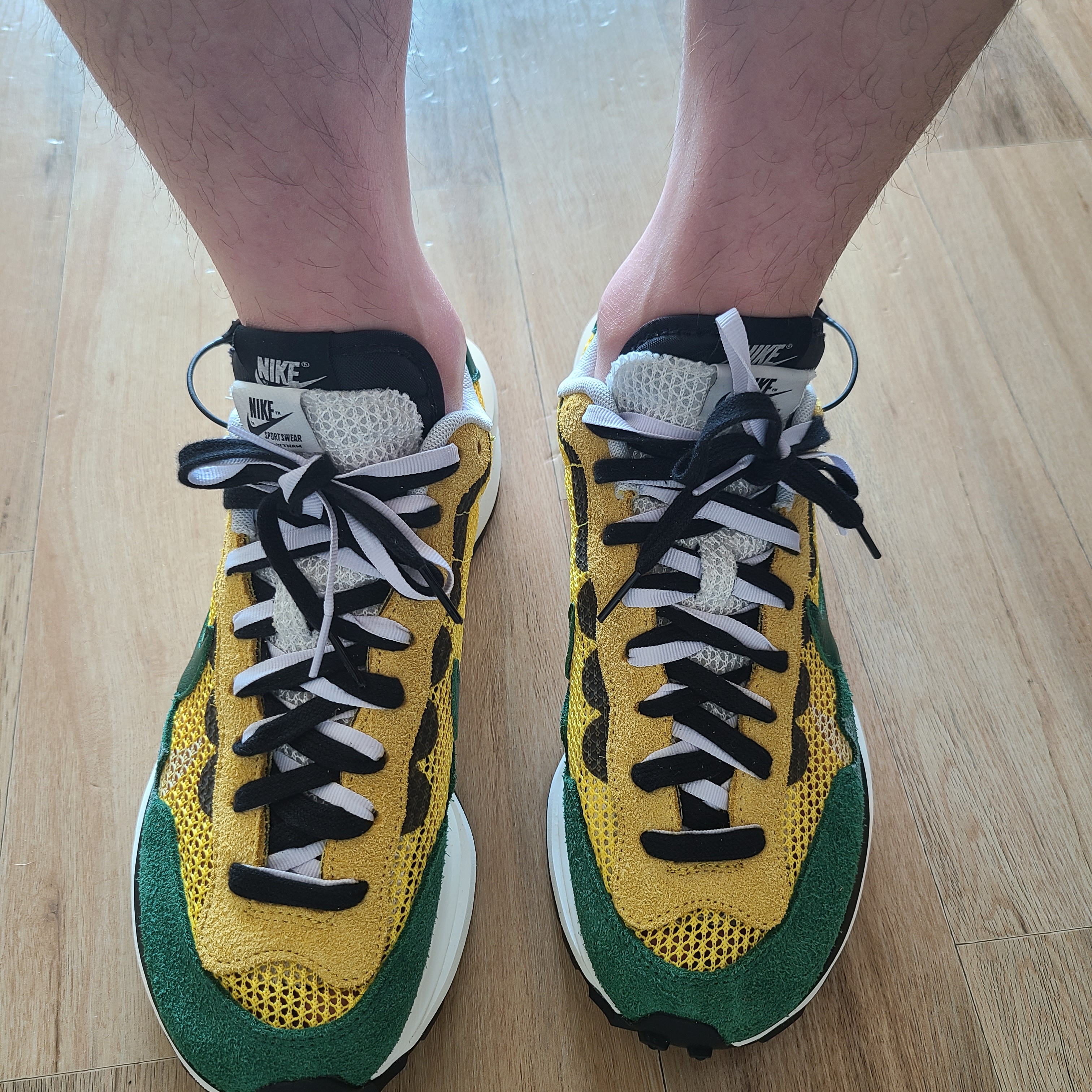 Nike x Sacai VaporWaffle Tour Yellow & Gorge Green Sail 착용 스타일