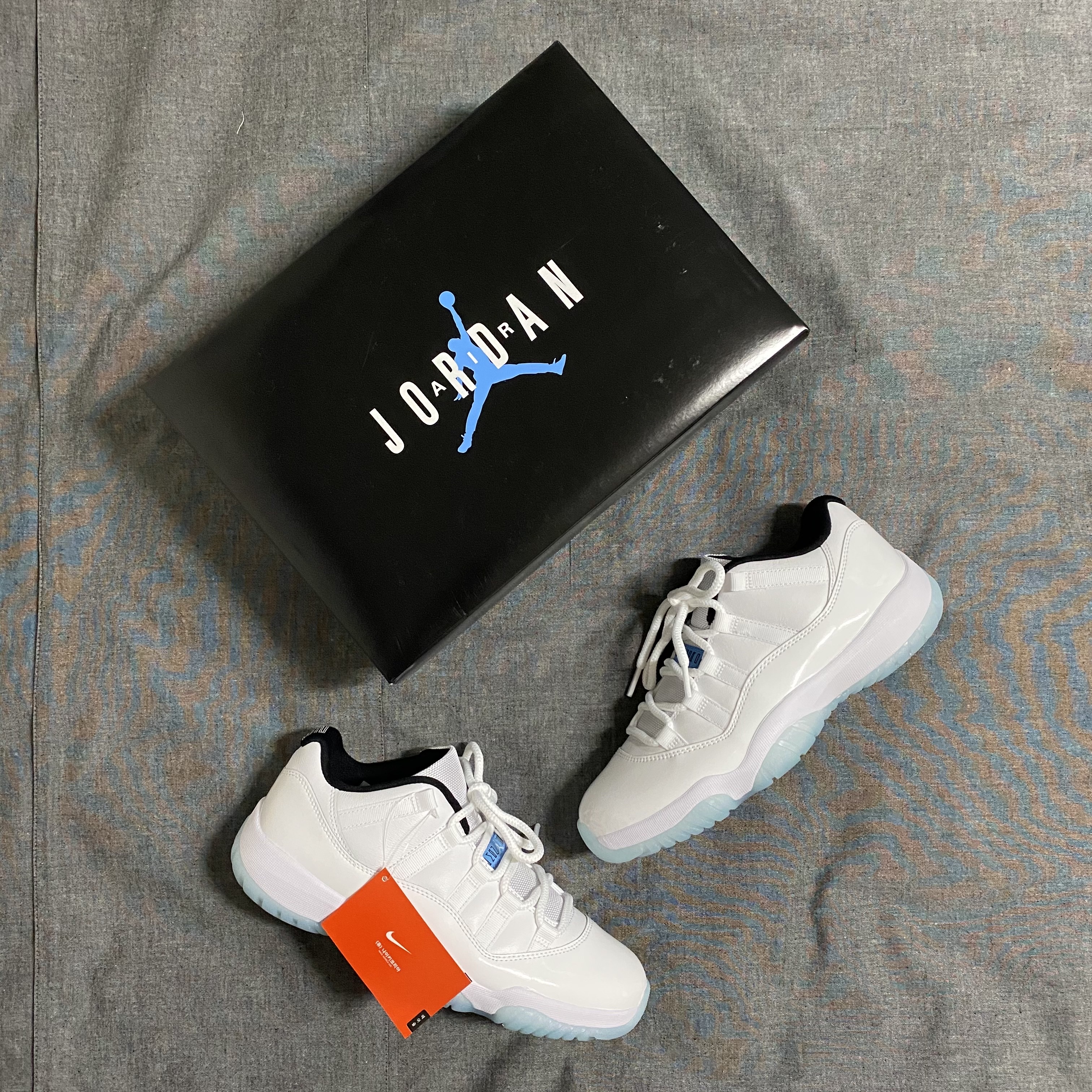 Jordan 11 Retro Low Legend Blue 착용 스타일 - 2