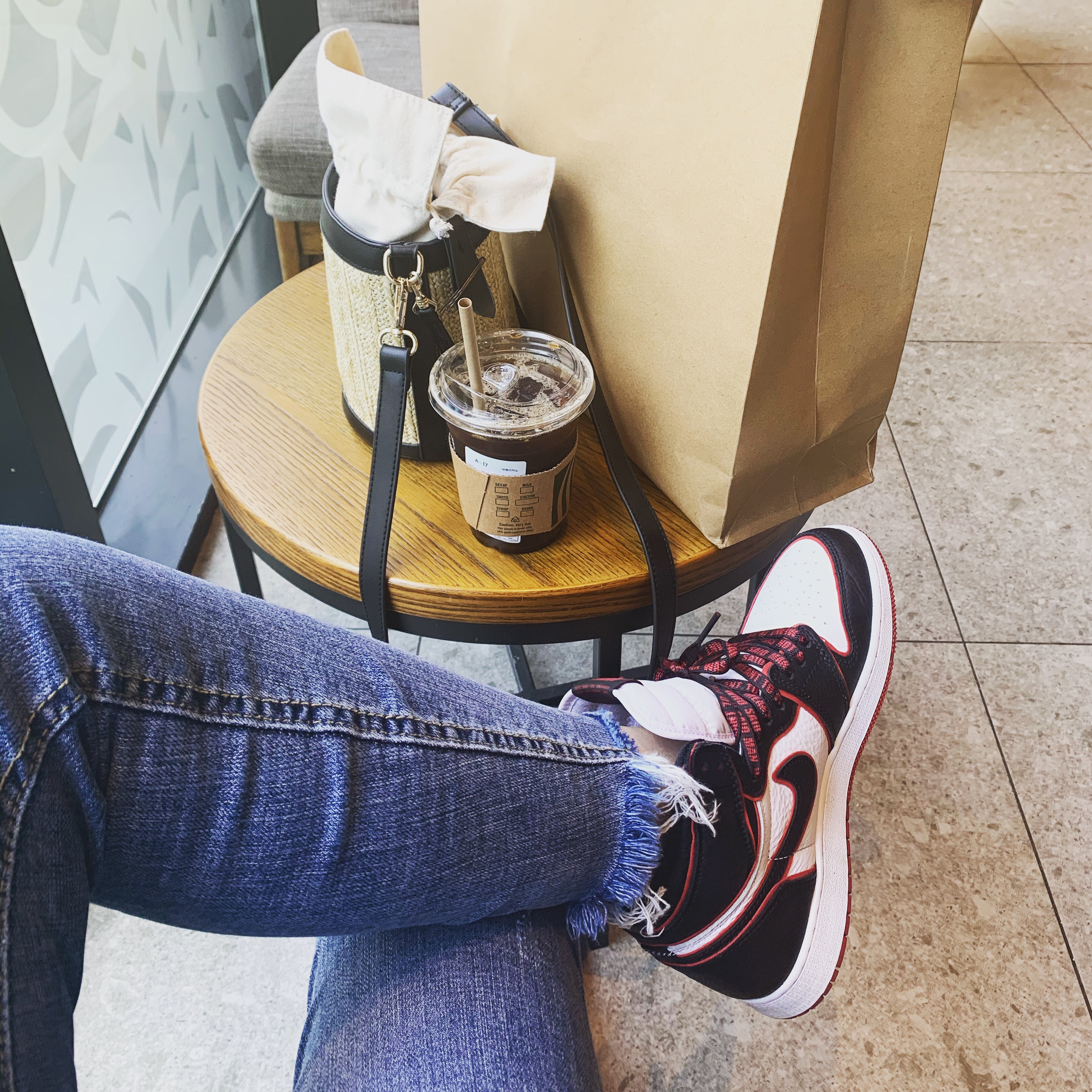 (GS) Jordan 1 Retro High OG Bloodline 착용 스타일