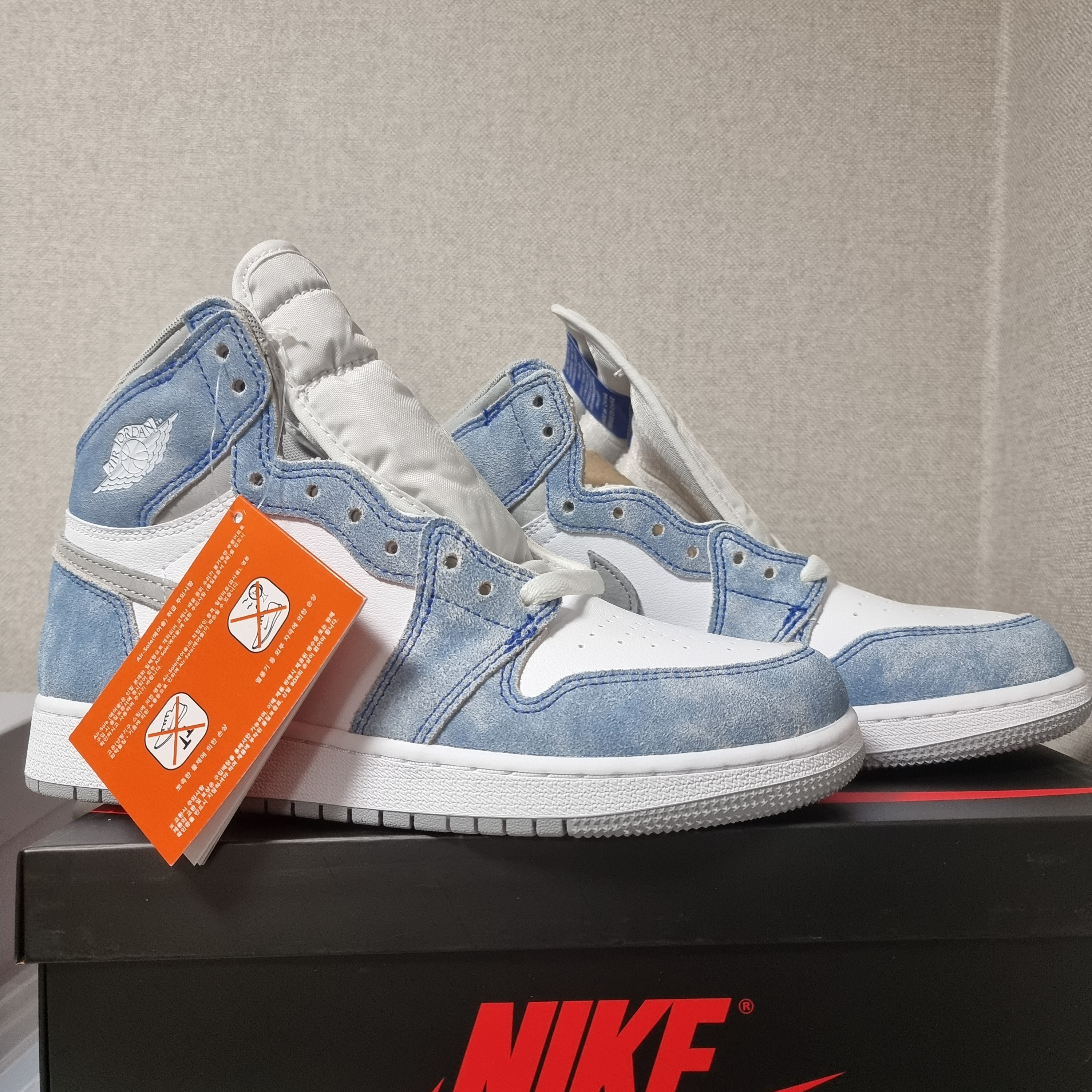 (GS) Jordan 1 Retro High OG Hyper Royal 착용 스타일 - 2