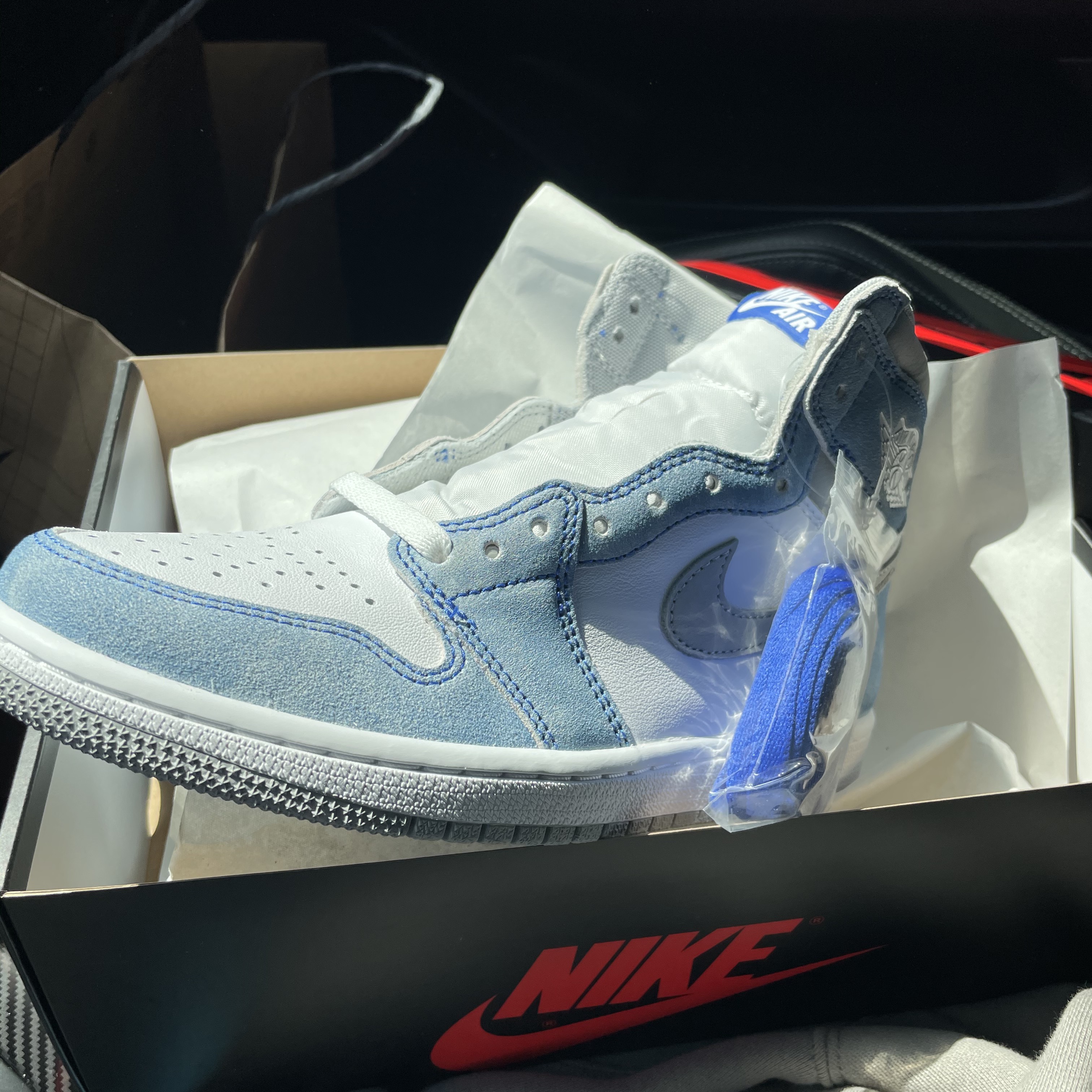 Jordan 1 Retro High OG Hyper Royal 착용 스타일 - 2