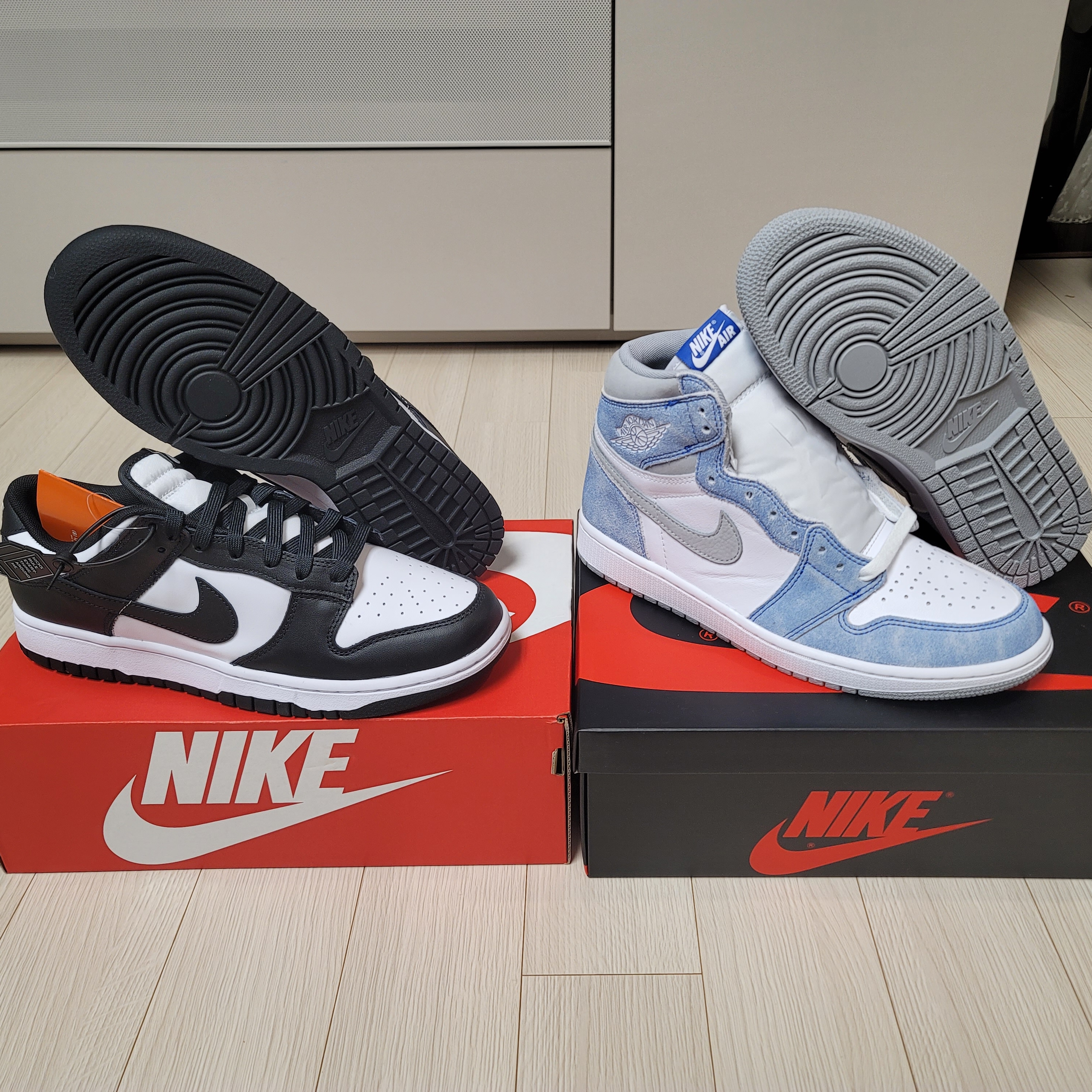 Jordan 1 Retro High OG Hyper Royal, New Balance 992 Made in USA Grey - D Standard 착용 스타일 - 2