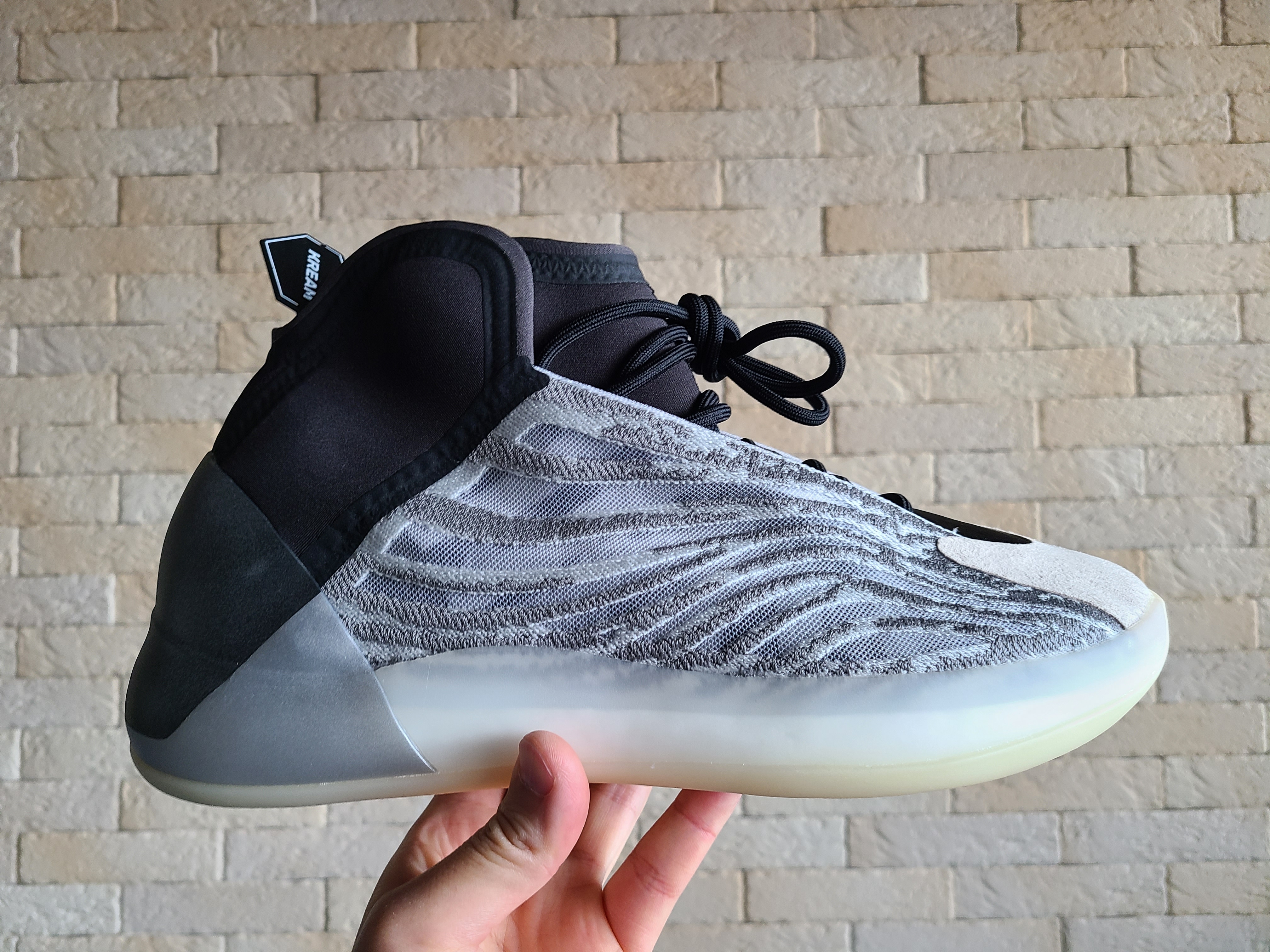 Adidas Yeezy QNTM Lifestyle 착용 스타일 - 2