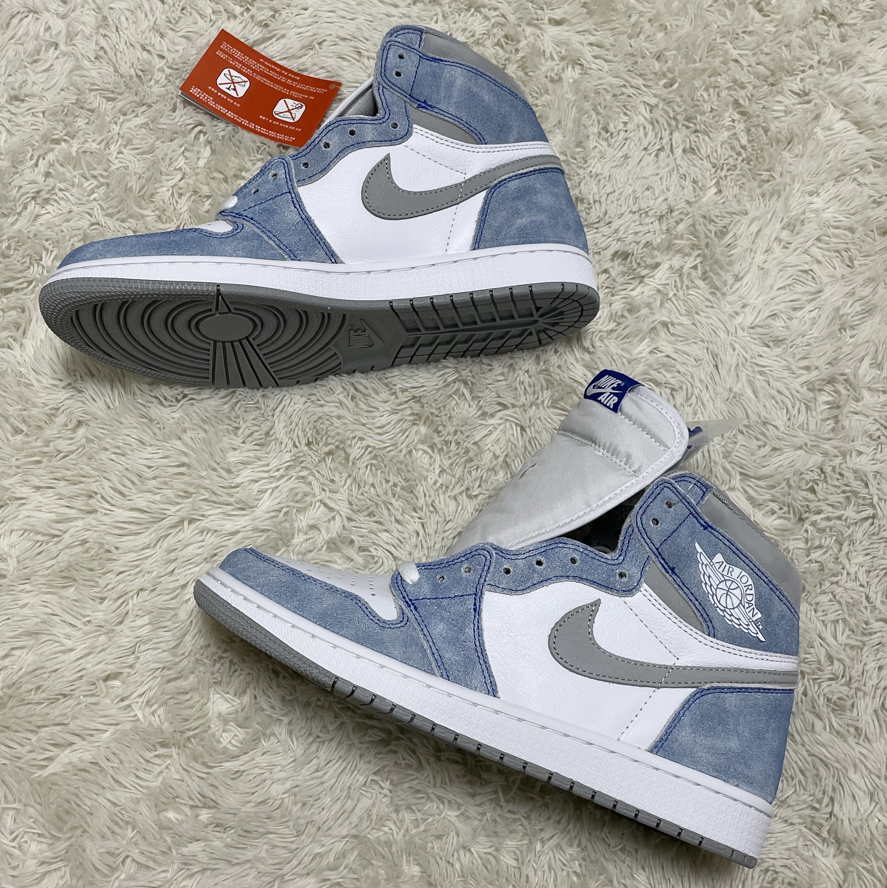 Jordan 1 Retro High OG Hyper Royal 착용 스타일 - 2