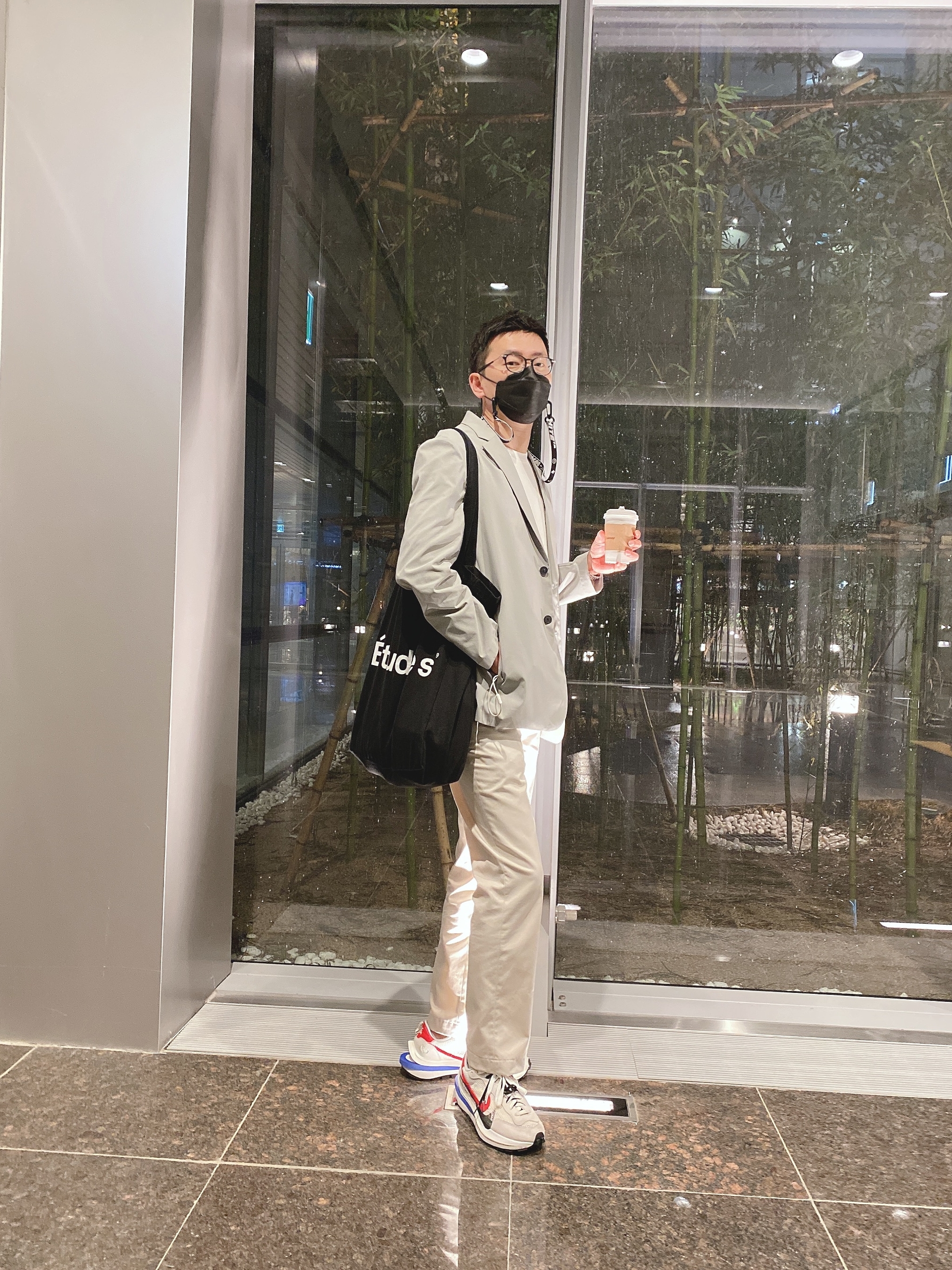 Nike x Sacai VaporWaffle Royal Fuchsia 착용 스타일