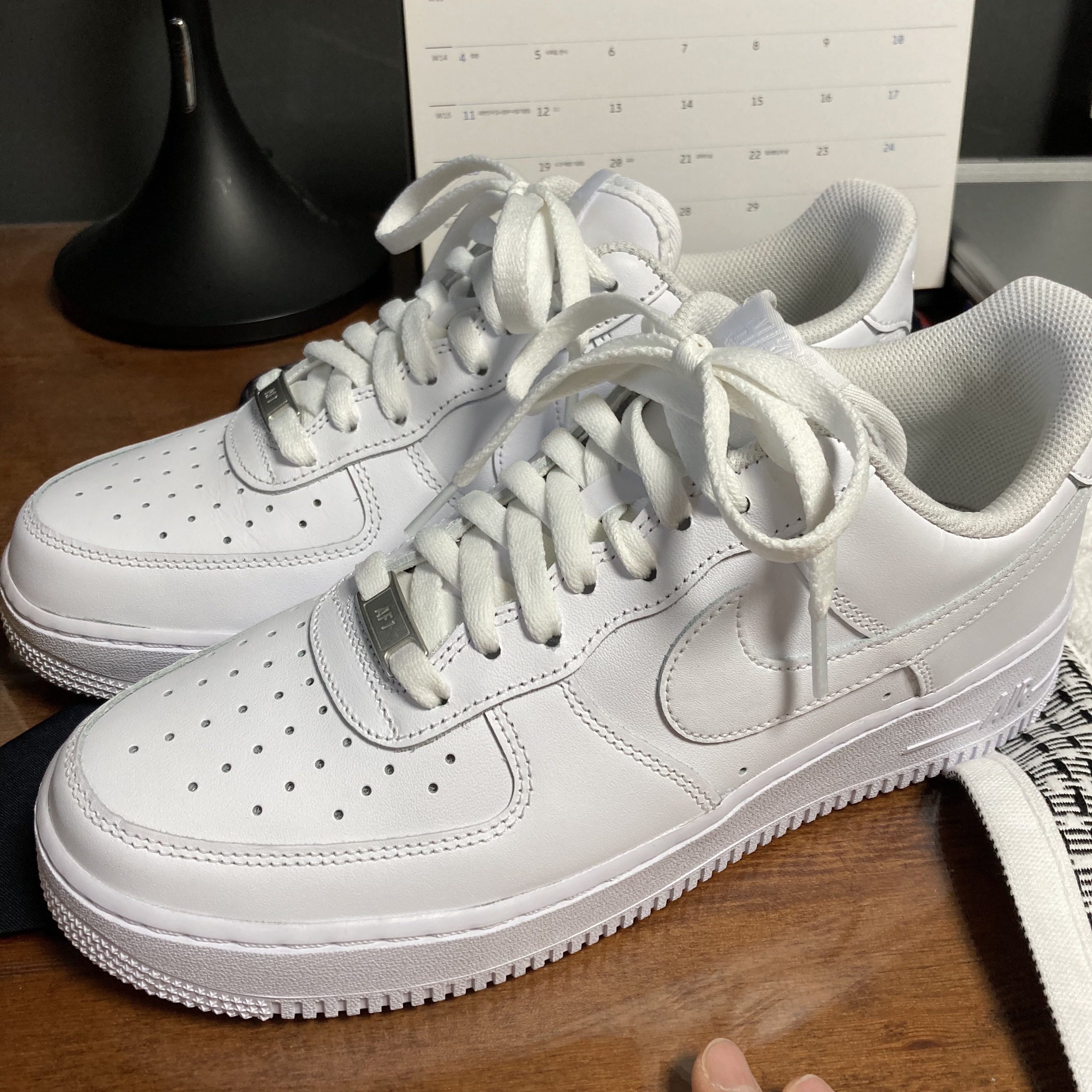 Nike Air Force 1 '07 Low White 착용 스타일