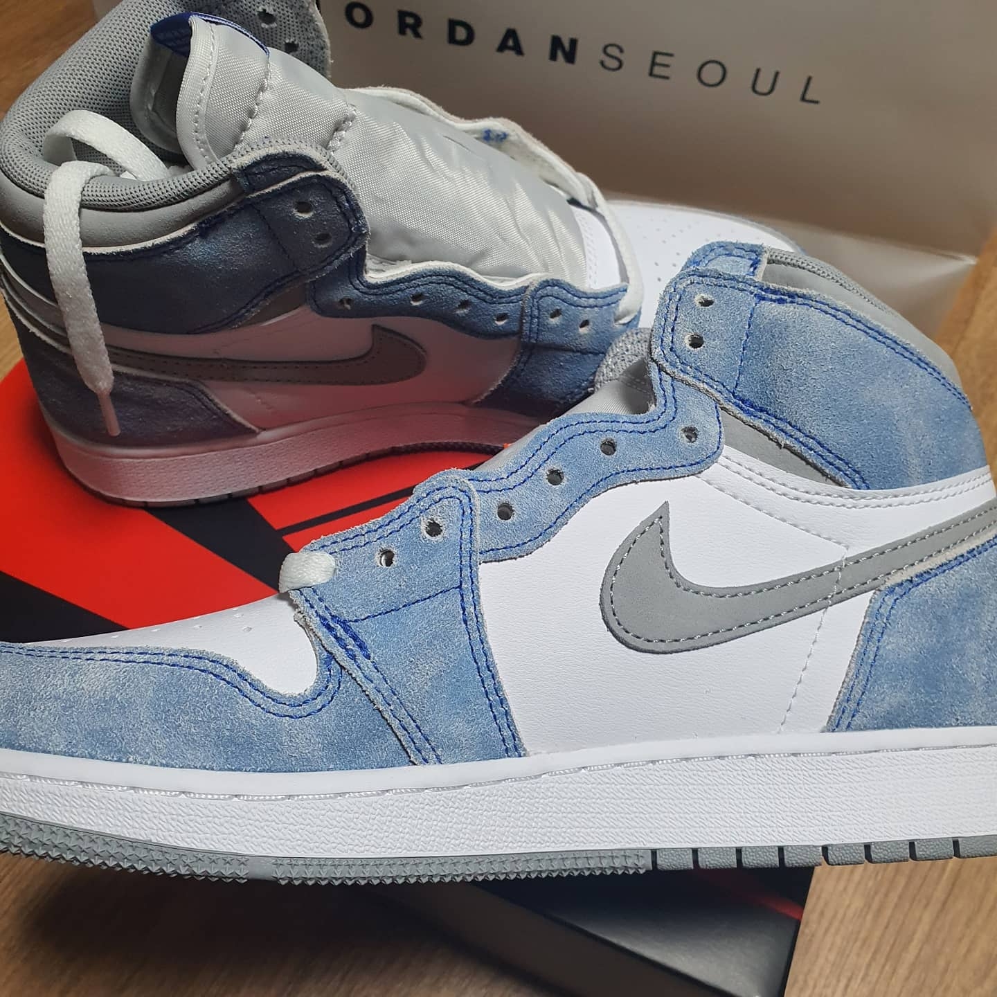 (GS) Jordan 1 Retro High OG Hyper Royal 착용 스타일 - 3