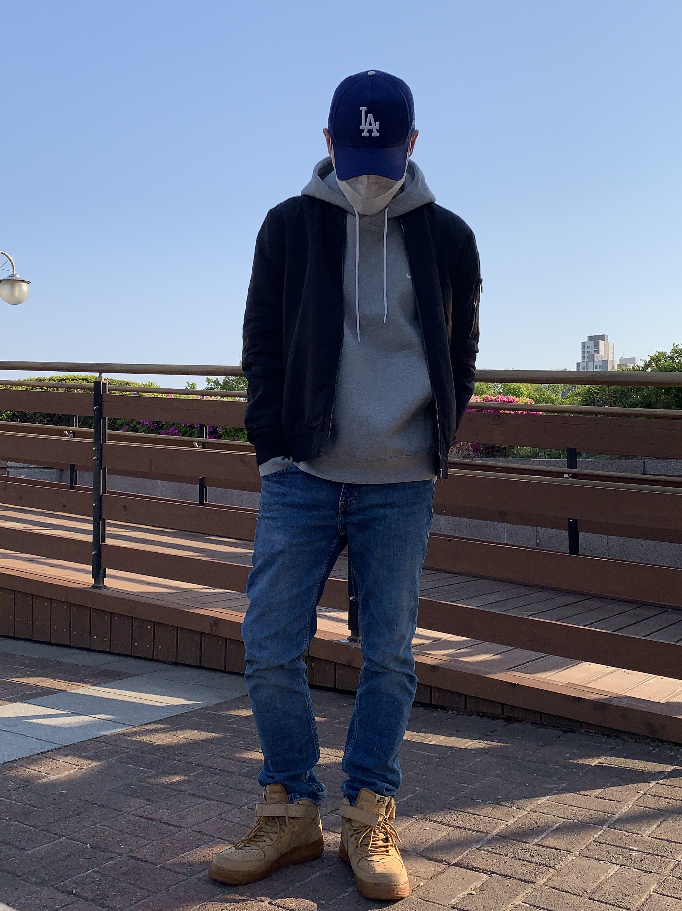 Nike NRG Solo Swoosh Fleece Hoodie Dark Grey Heather - Asia, Nike Air Force 1 Mid Flax and Outdoor Green 착용 스타일