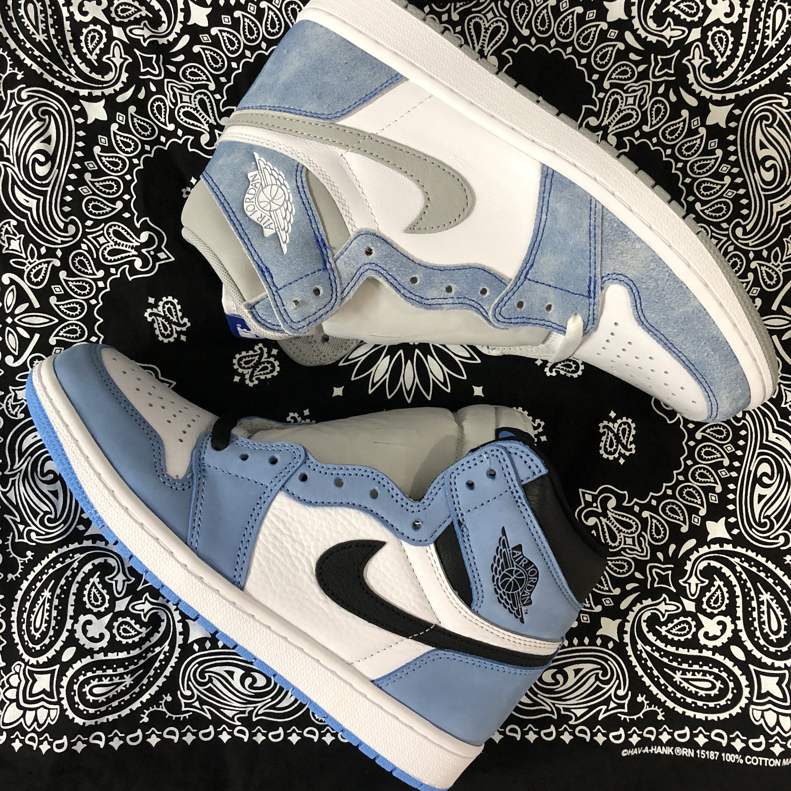 Jordan 1 Retro High OG Hyper Royal, Jordan 1 Retro High OG University Blue 착용 스타일 - 1