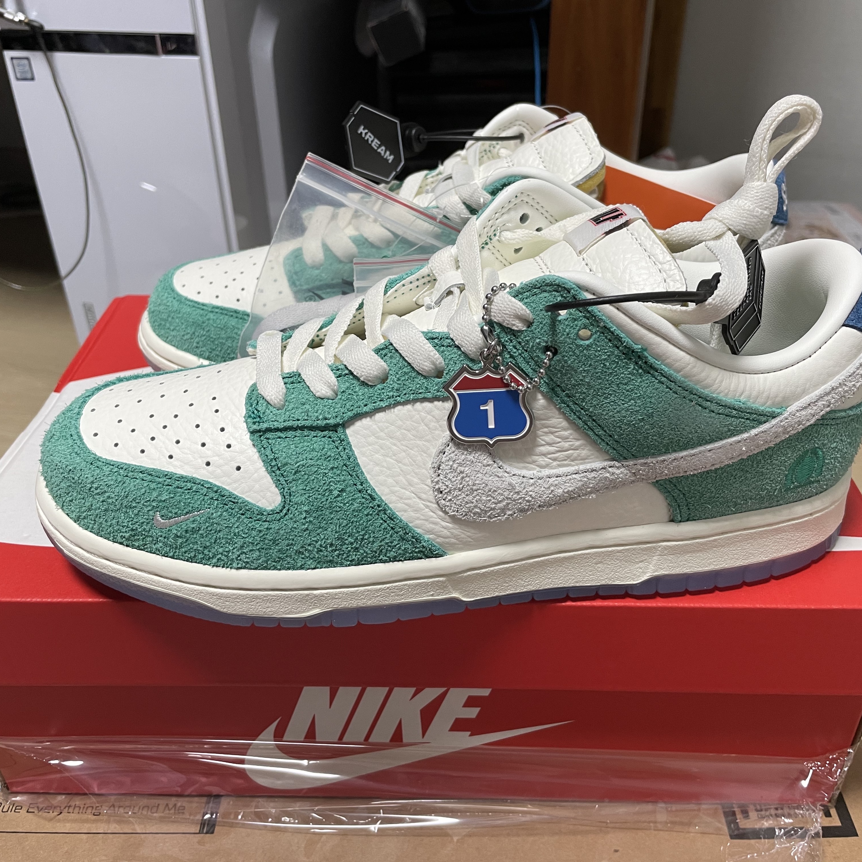 Nike x Kasina Dunk Low Road Sign - Kasina Exclusive 착용 스타일 - 3