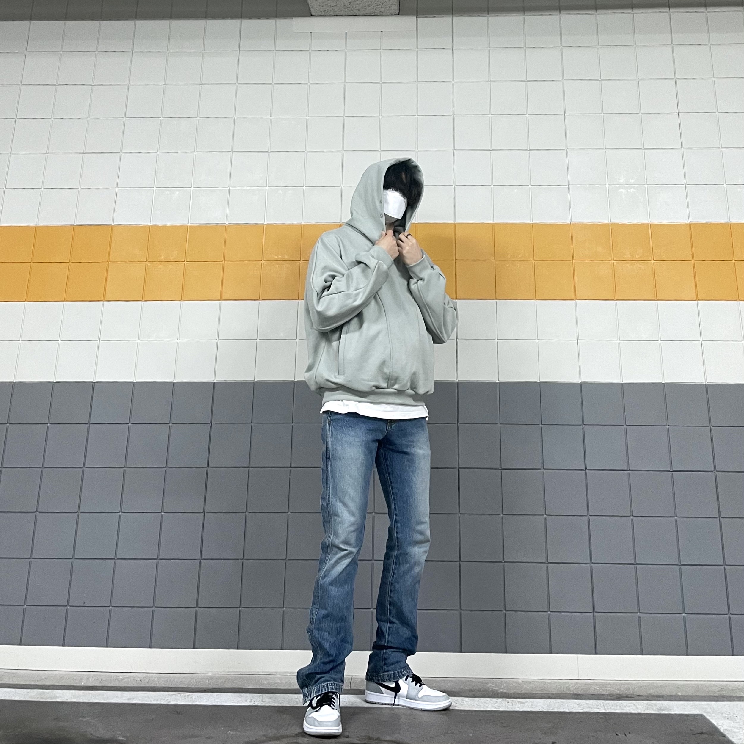 Jordan 1 Mid Light Smoke Grey 착용 스타일