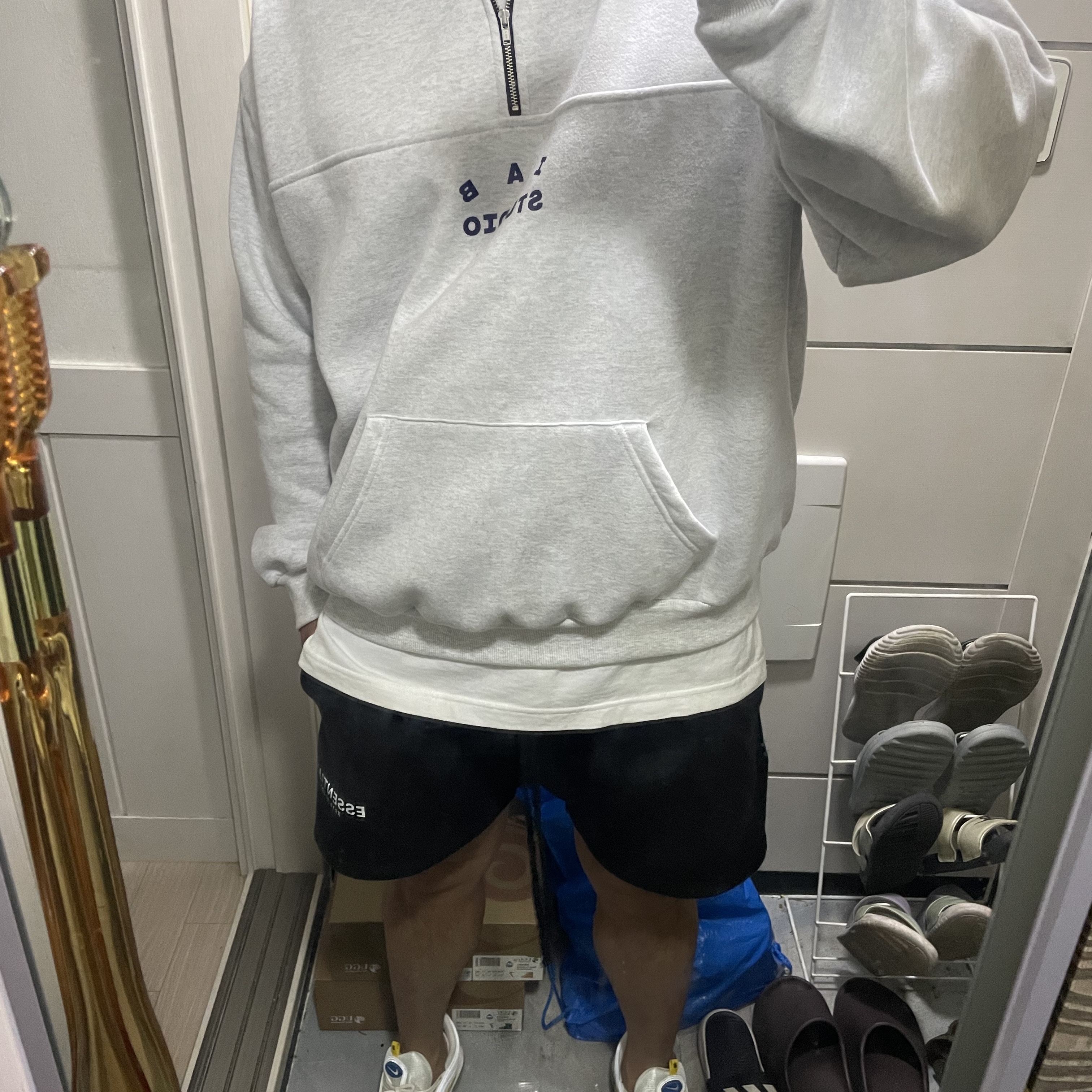 IAB Studio Half Zip Pullover Light Gray, Nike x Undefeated Air Max 97 White 착용 스타일