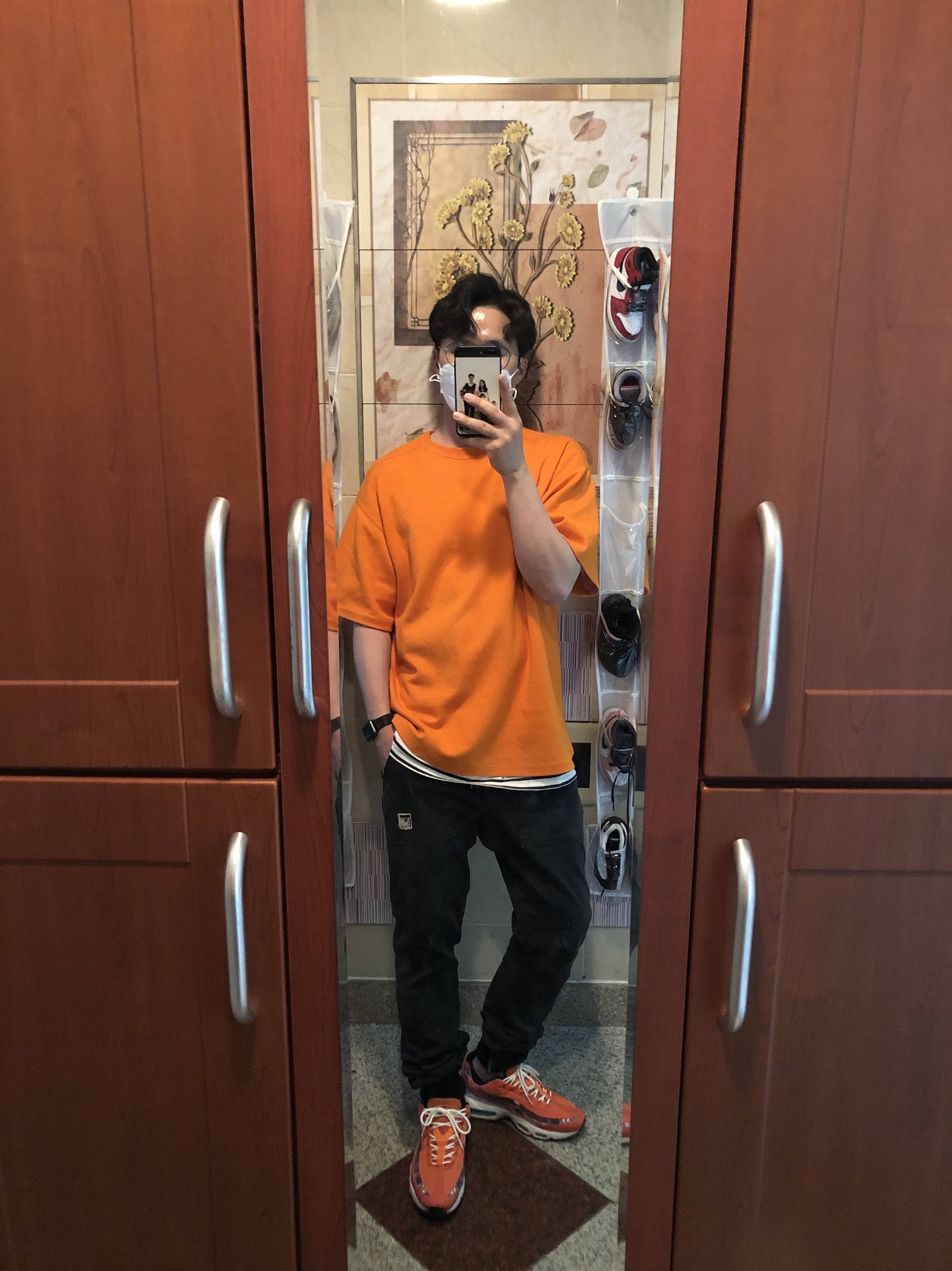 Nike Dunk High Retro Orange Blaze, Nike x Off-White Dunk Low University Gold Midnight Navy 착용 스타일 - 4