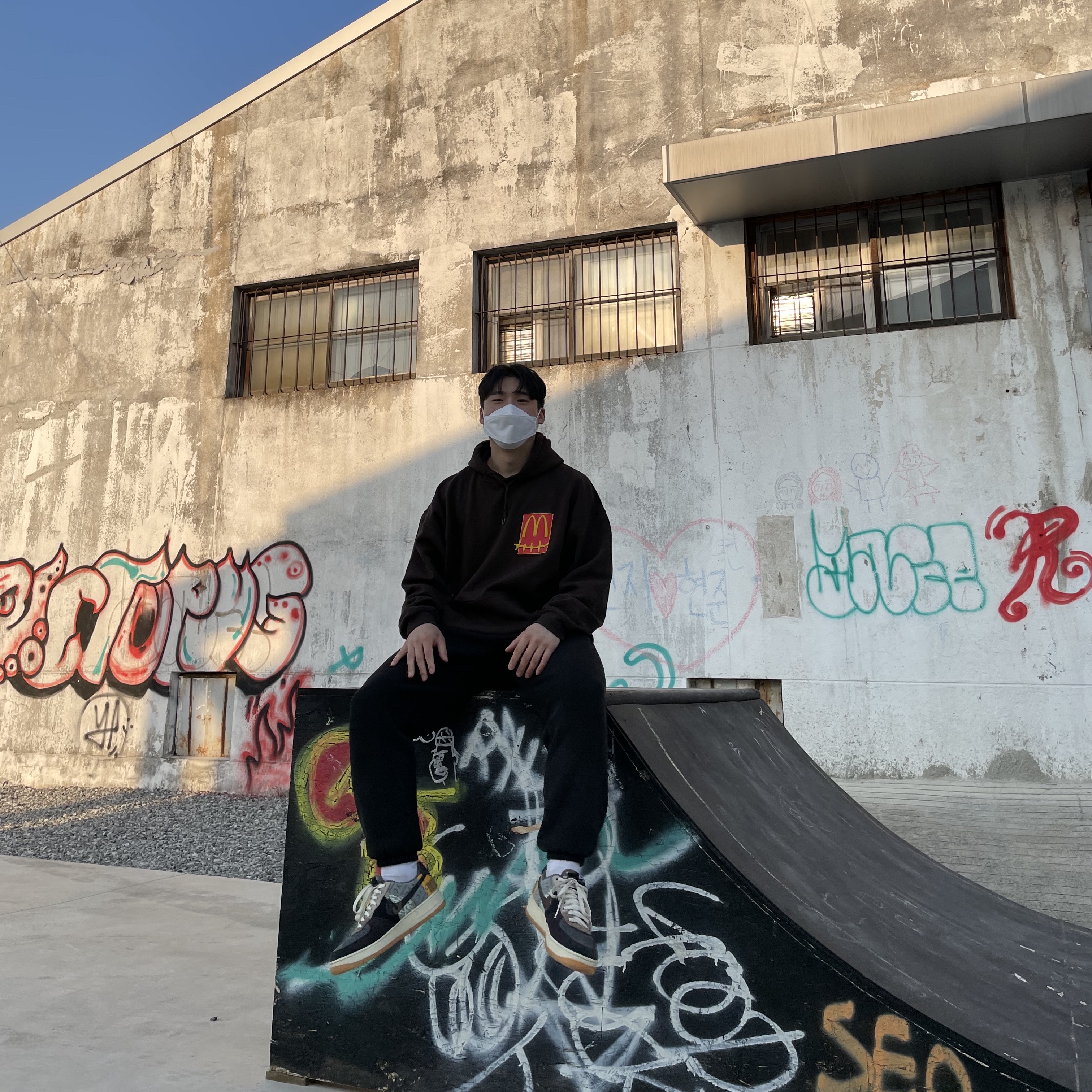 Nike x Travis Scott Air Force 1 Low Cactus Jack 착용 스타일