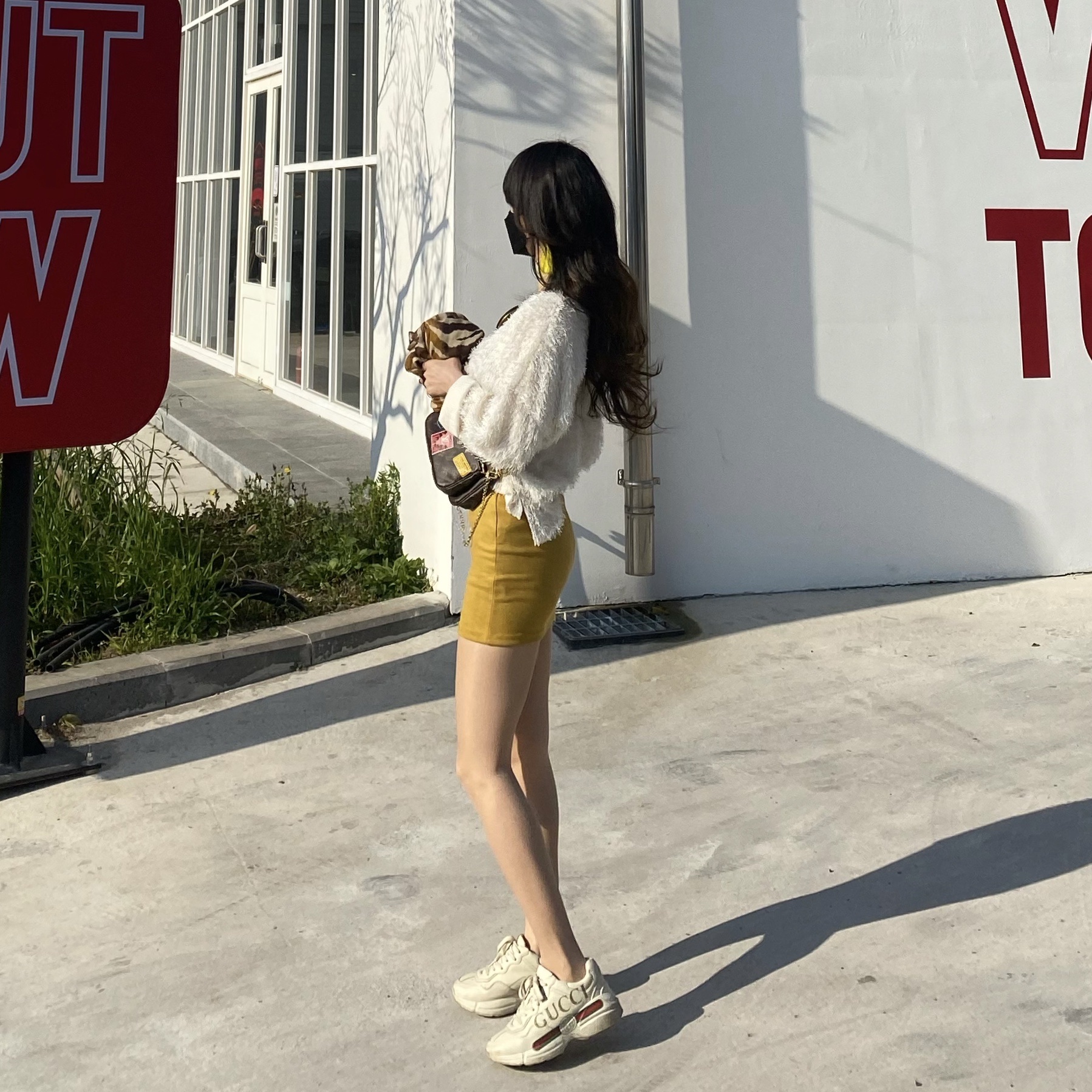 Gucci Rhyton Leather Sneakers Logo 착용 스타일 - 2