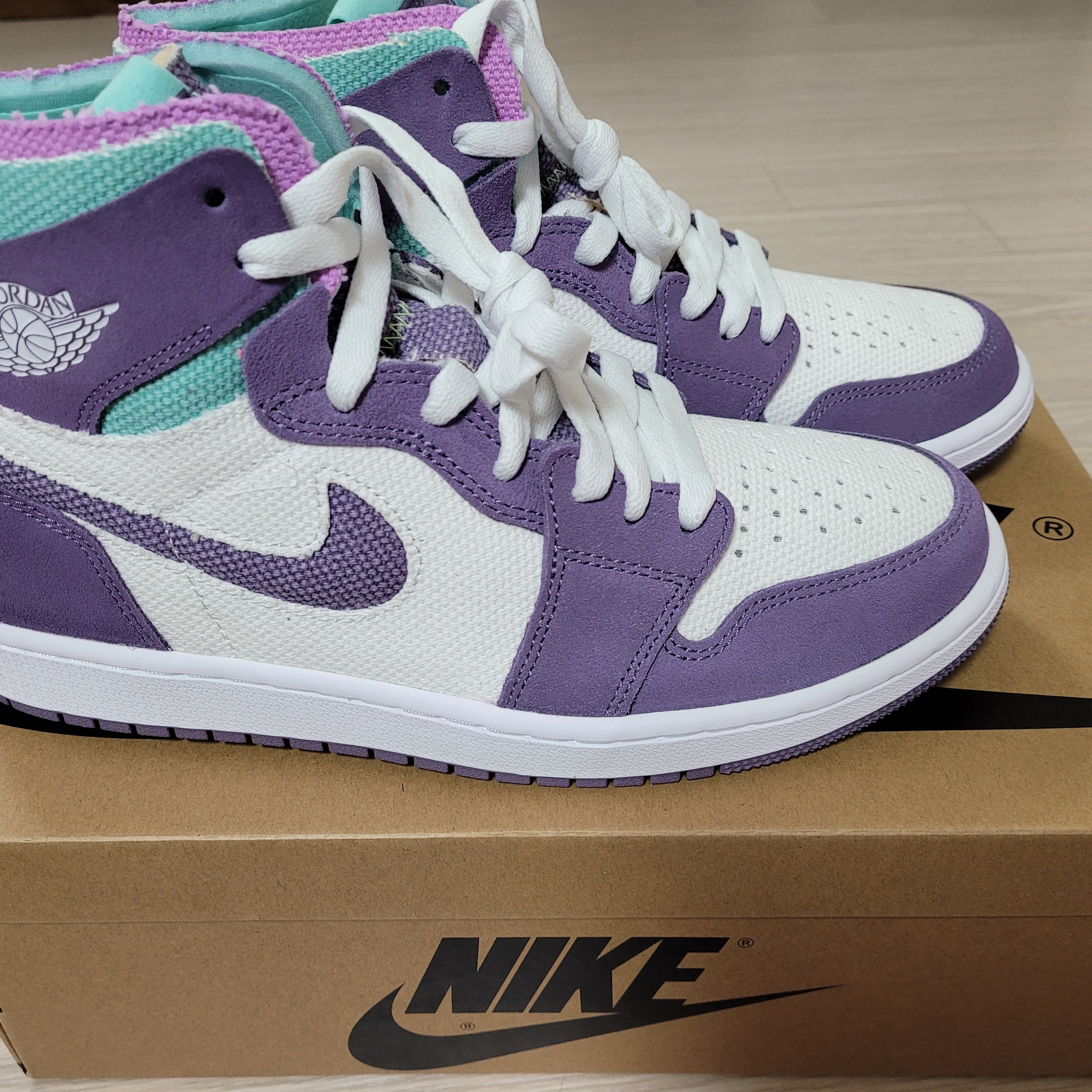 Jordan 1 Zoom Air CMFT Tropical Twist 착용 스타일 - 2