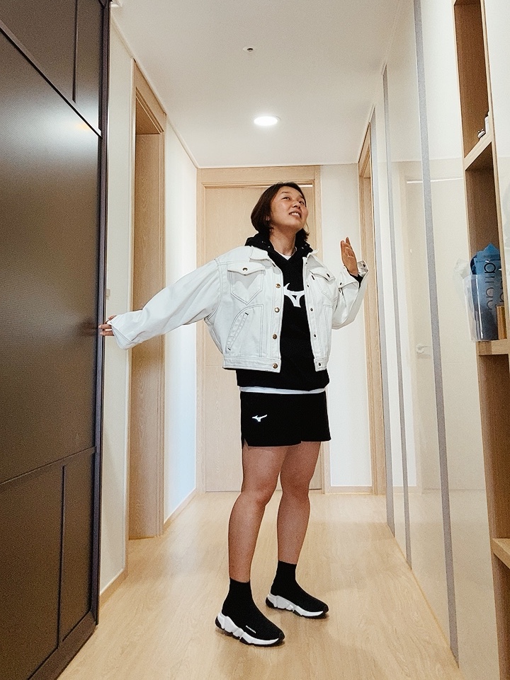 Balenciaga Speed Trainer Black White 2019 착용 스타일