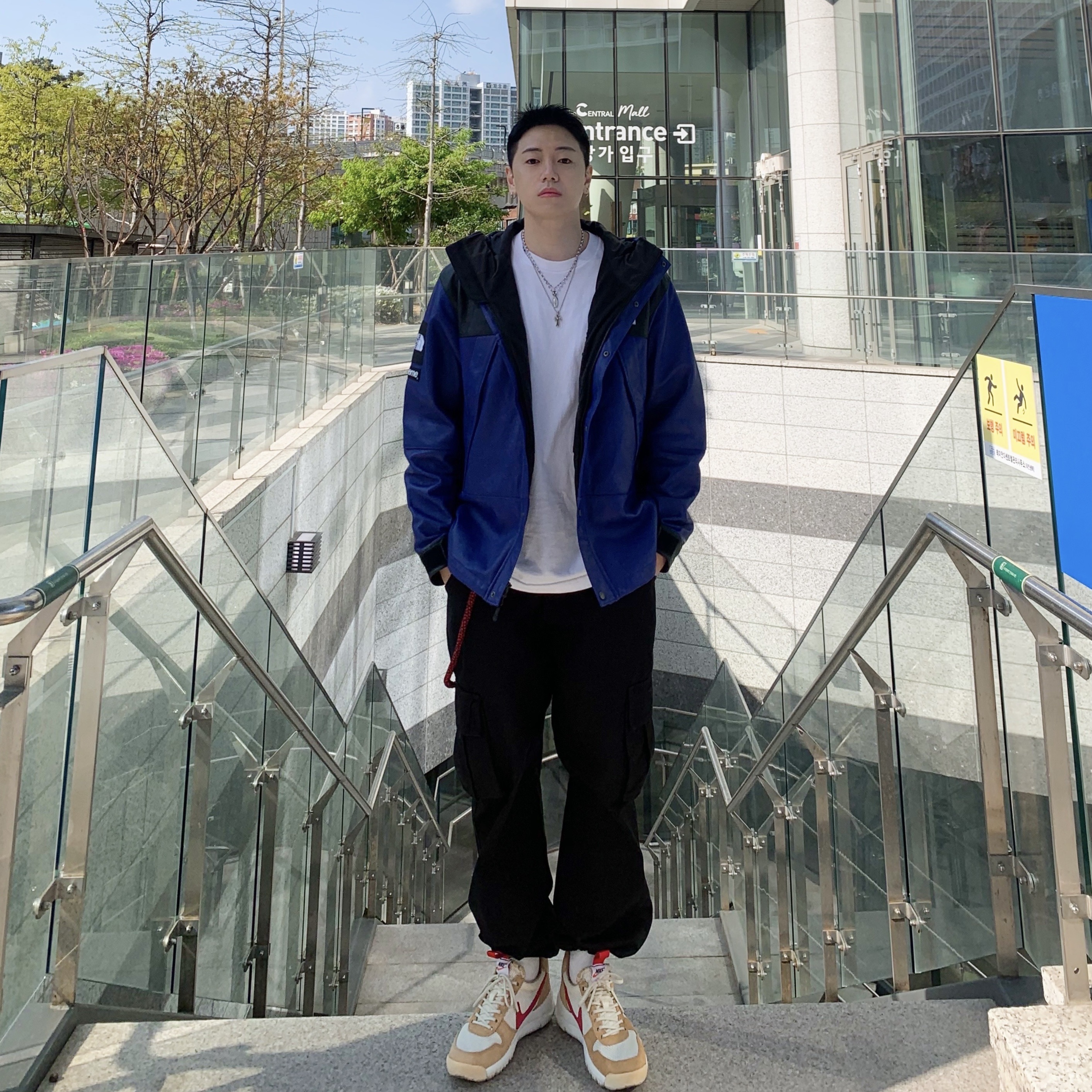 Nike x Tom Sachs Mars Yard Shoe 2.0 Space Camp, Supreme x The North Face Leather Mountain Parka Royal - 18FW 착용 스타일 - 1
