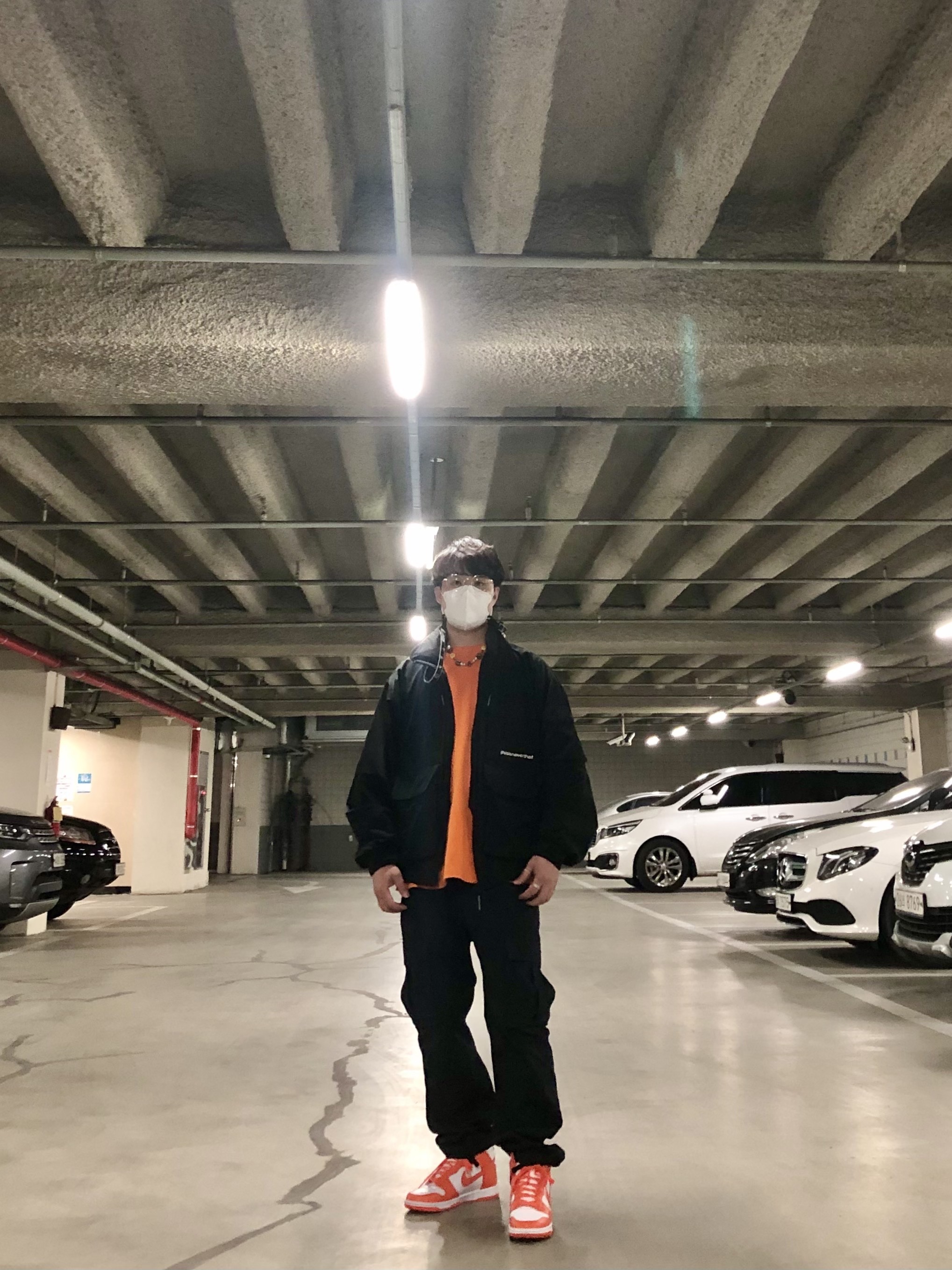 Nike Dunk High Retro Orange Blaze, Nike x Off-White Dunk Low University Gold Midnight Navy 착용 스타일 - 1
