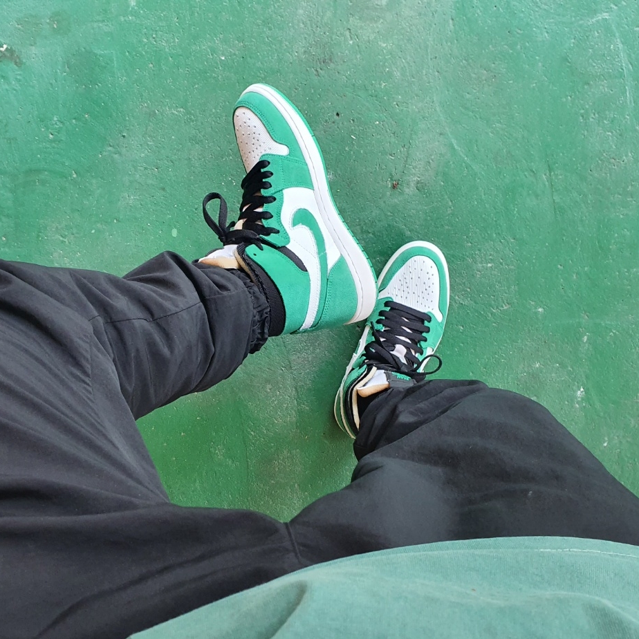 Jordan 1 Zoom Air CMFT Stadium Green 착용 스타일