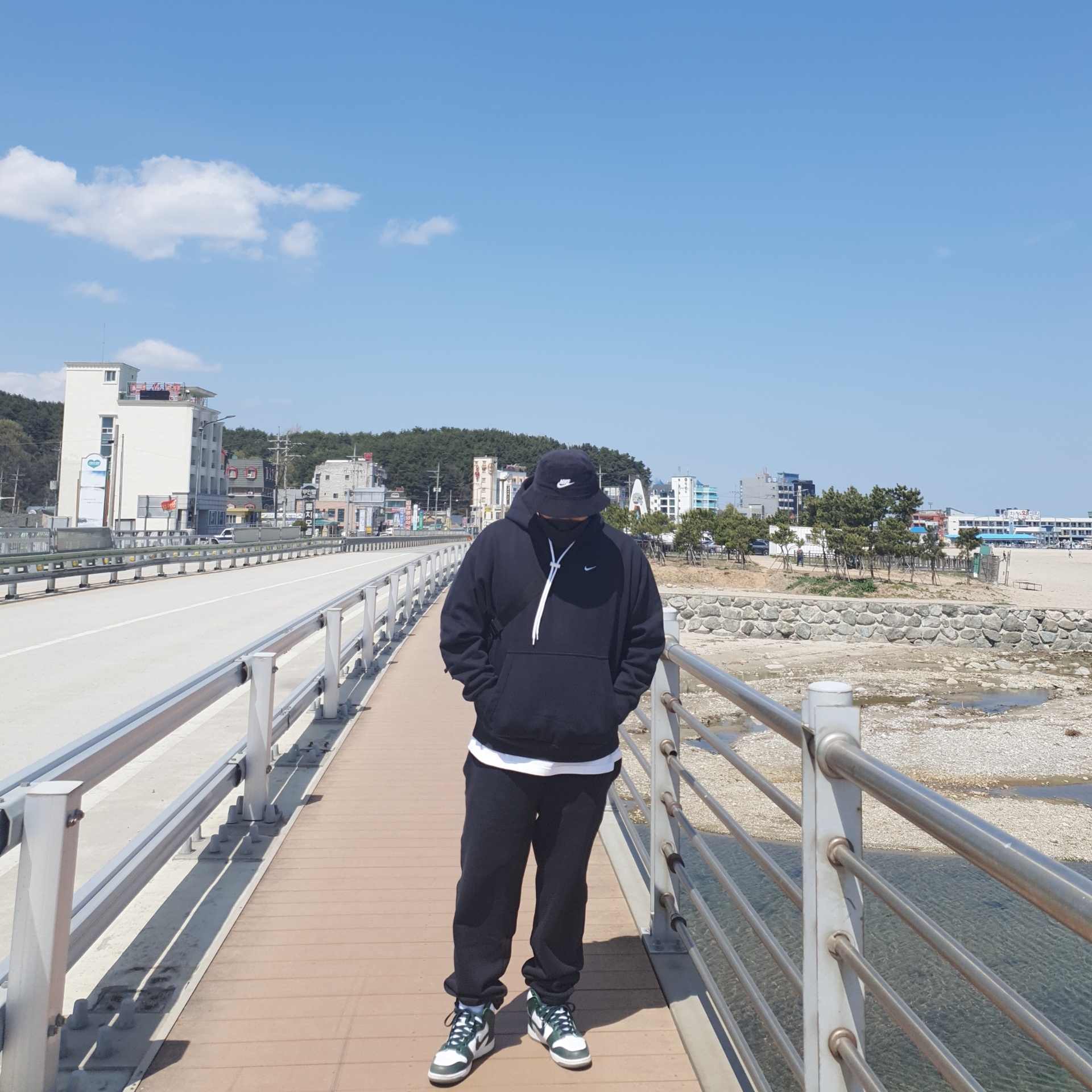 Nike M NRG Hoodie Black White, Nike M NRG Sweatpants Black 착용 스타일