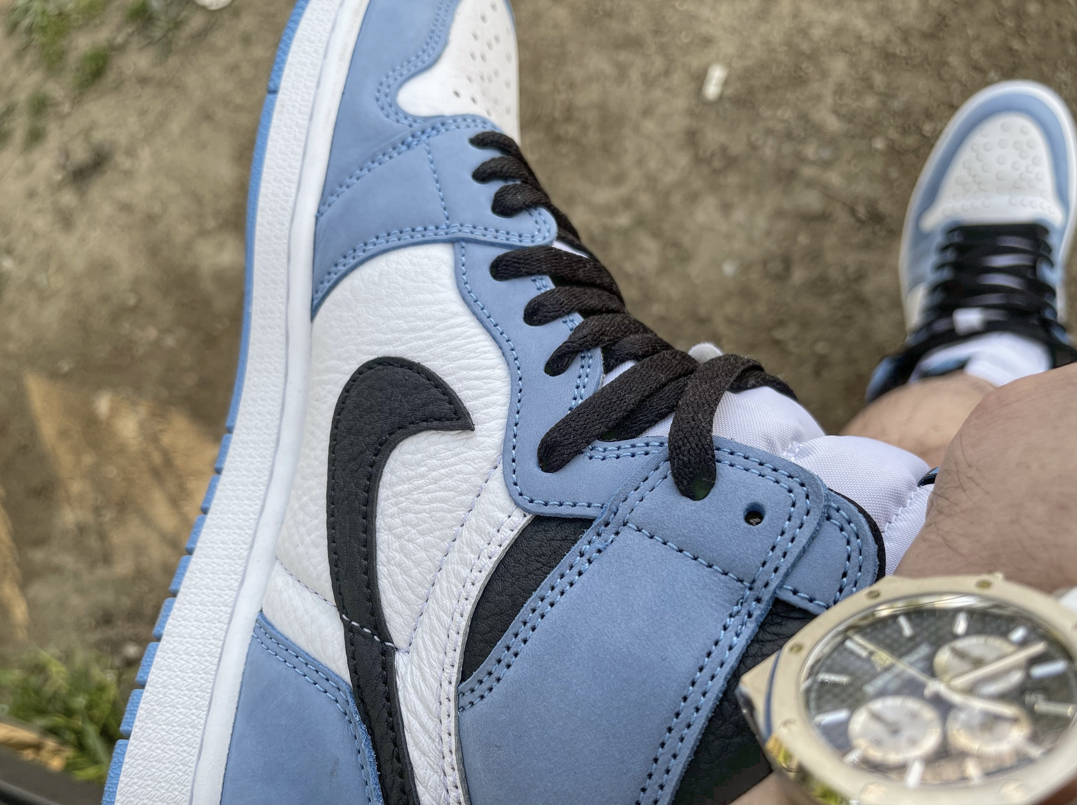 Jordan 1 Retro High OG University Blue 착용 스타일