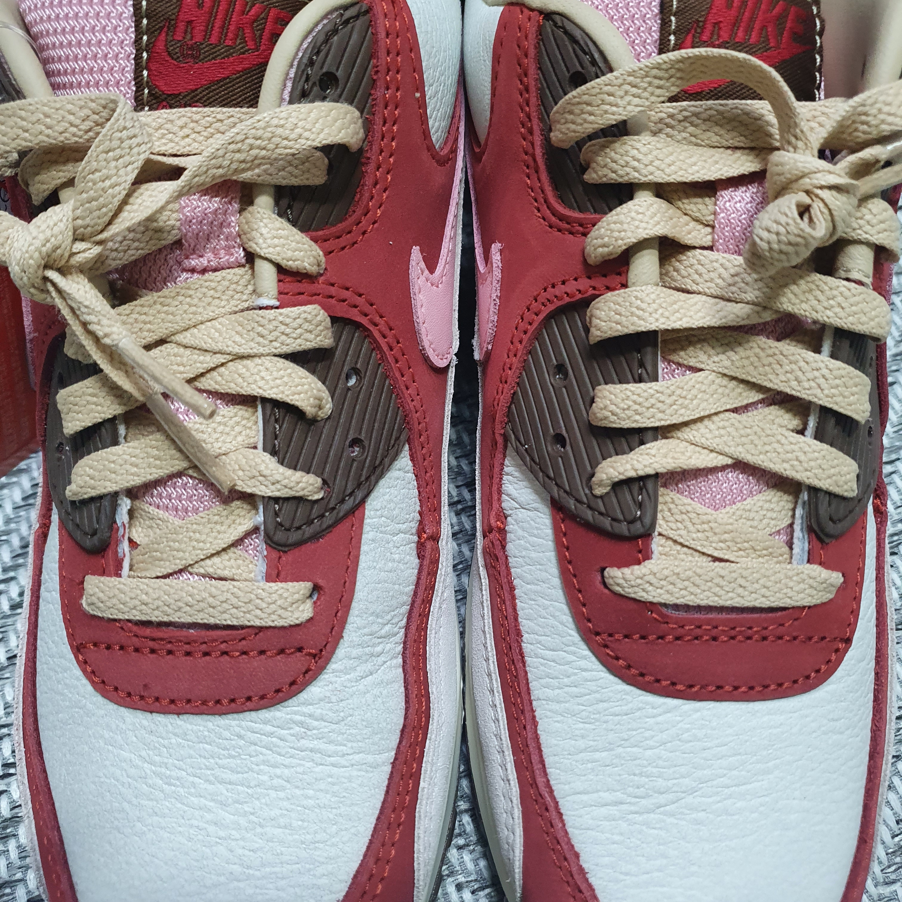 Nike Air Max 90 NRG Bacon 착용 스타일 - 1