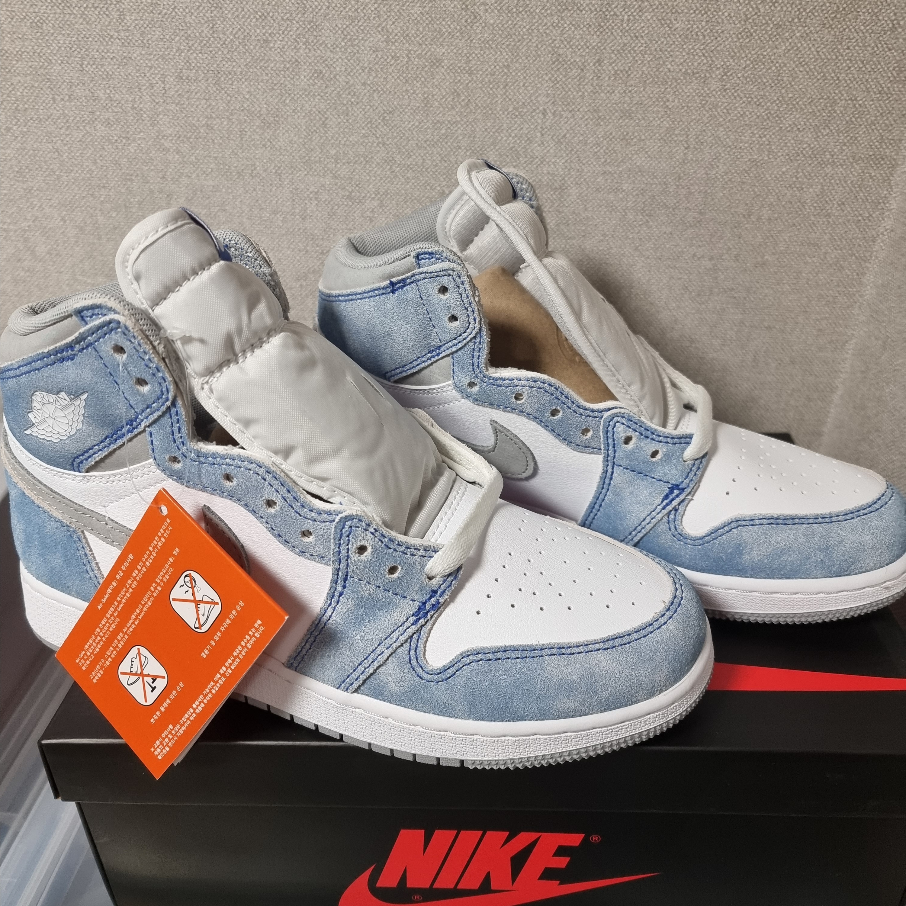 (GS) Jordan 1 Retro High OG Hyper Royal 착용 스타일 - 1