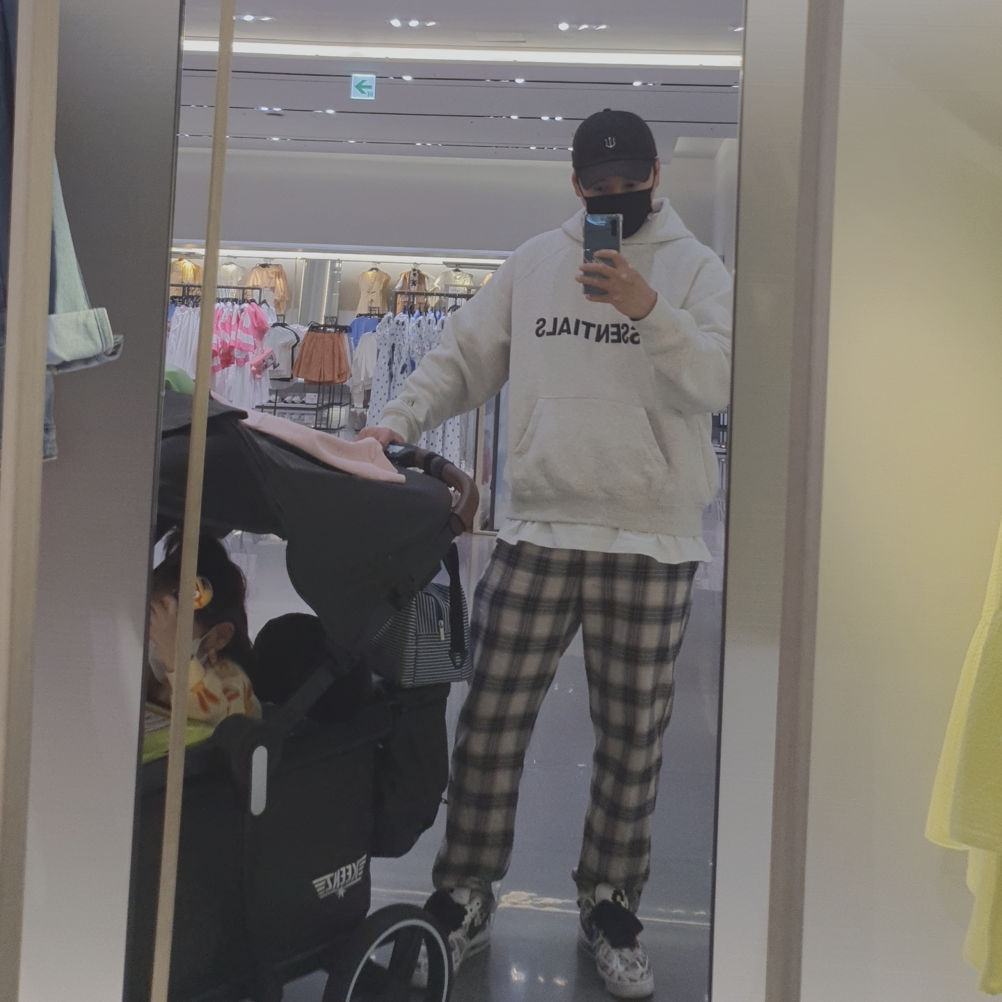 Essentials 3D Silicon Applique Pullover Hoodie Oatmeal/Oatmeal Heather/Light Heather Oatmeal 2020, Nike x Peaceminusone Air Force 1 Low Para-Noise 2.0 착용 스타일 - 2