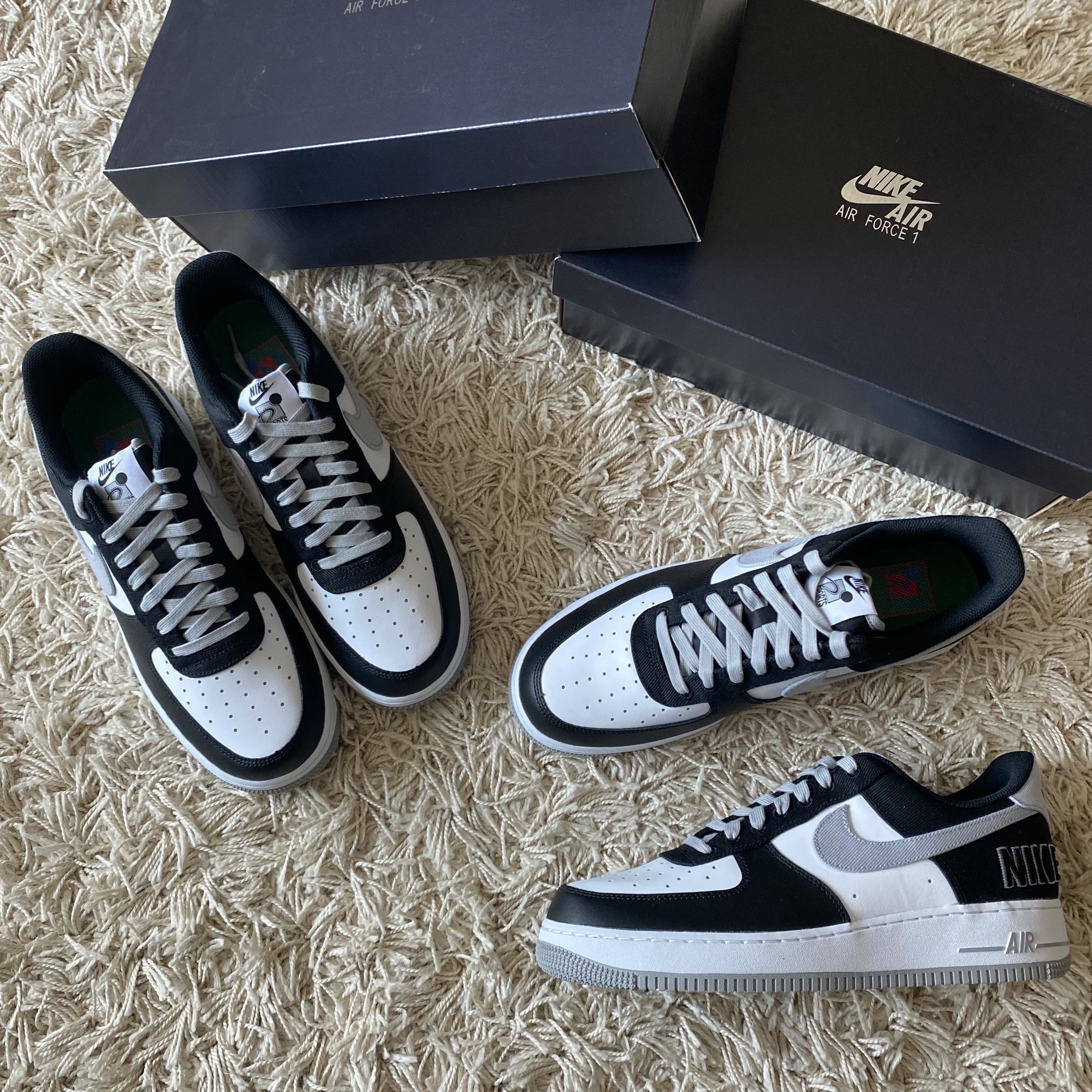 Nike Air Force 1 '07 LV8 EMB Black Silver 착용 스타일