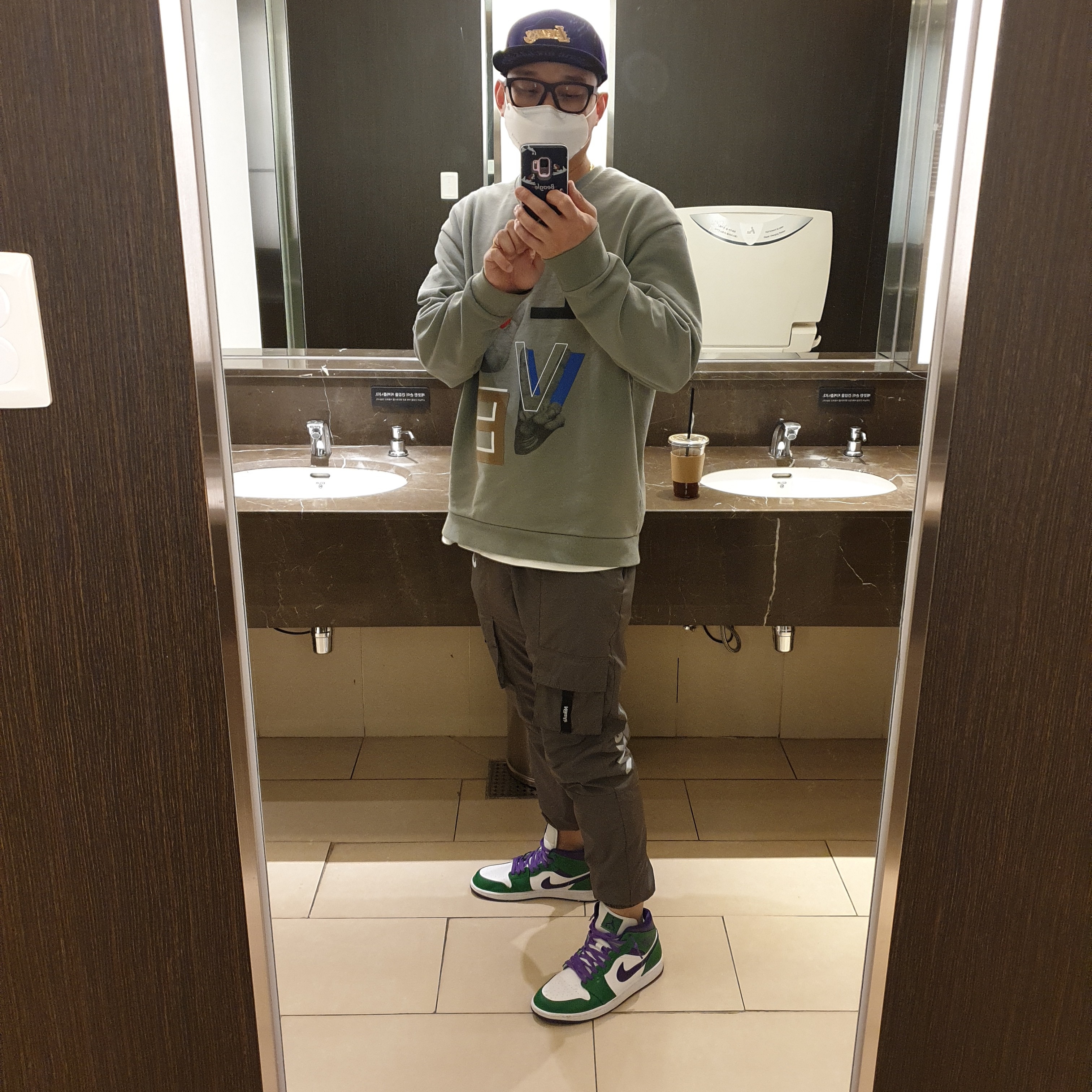 Jordan 1 Mid Incredible Hulk 착용 스타일