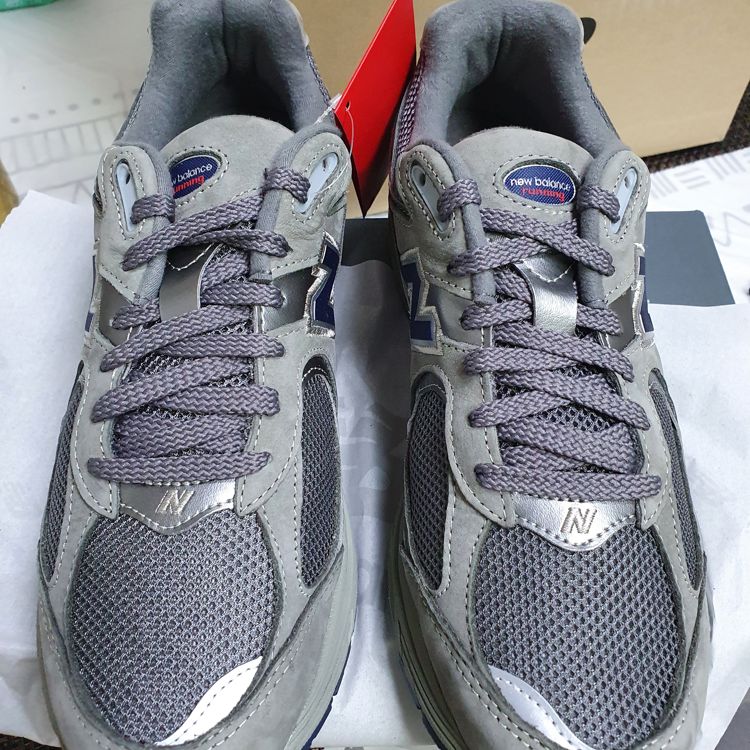 New Balance 2002R Gray 착용 스타일