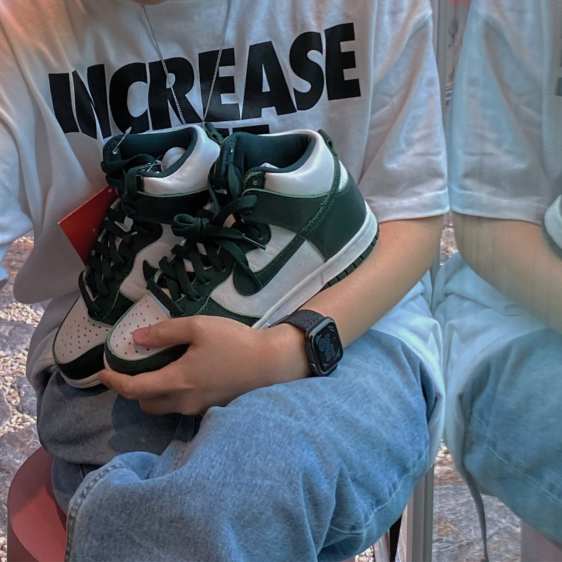 Nike SB Dunk Low Pro Mystic Navy, Nike x Stussy Increase The Peace T-Shirt - Asia 착용 스타일 - 2