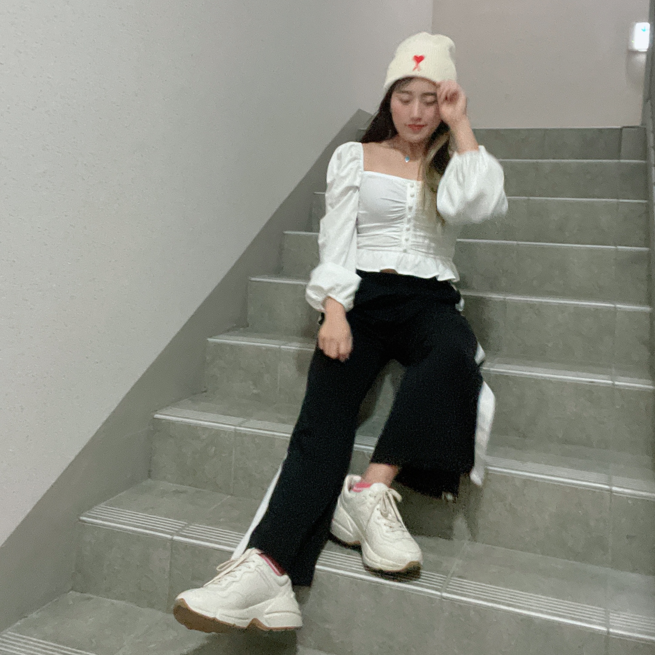 Gucci Rhyton Leather Sneakers Logo 착용 스타일 - 2