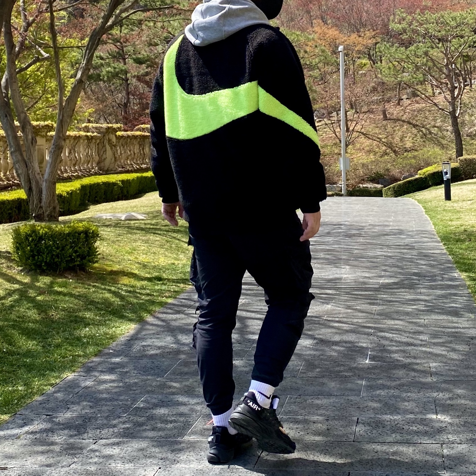 Nike Big Swoosh Full Zip Jacket Black Volt, Nike x Off-White Air Presto Black 착용 스타일