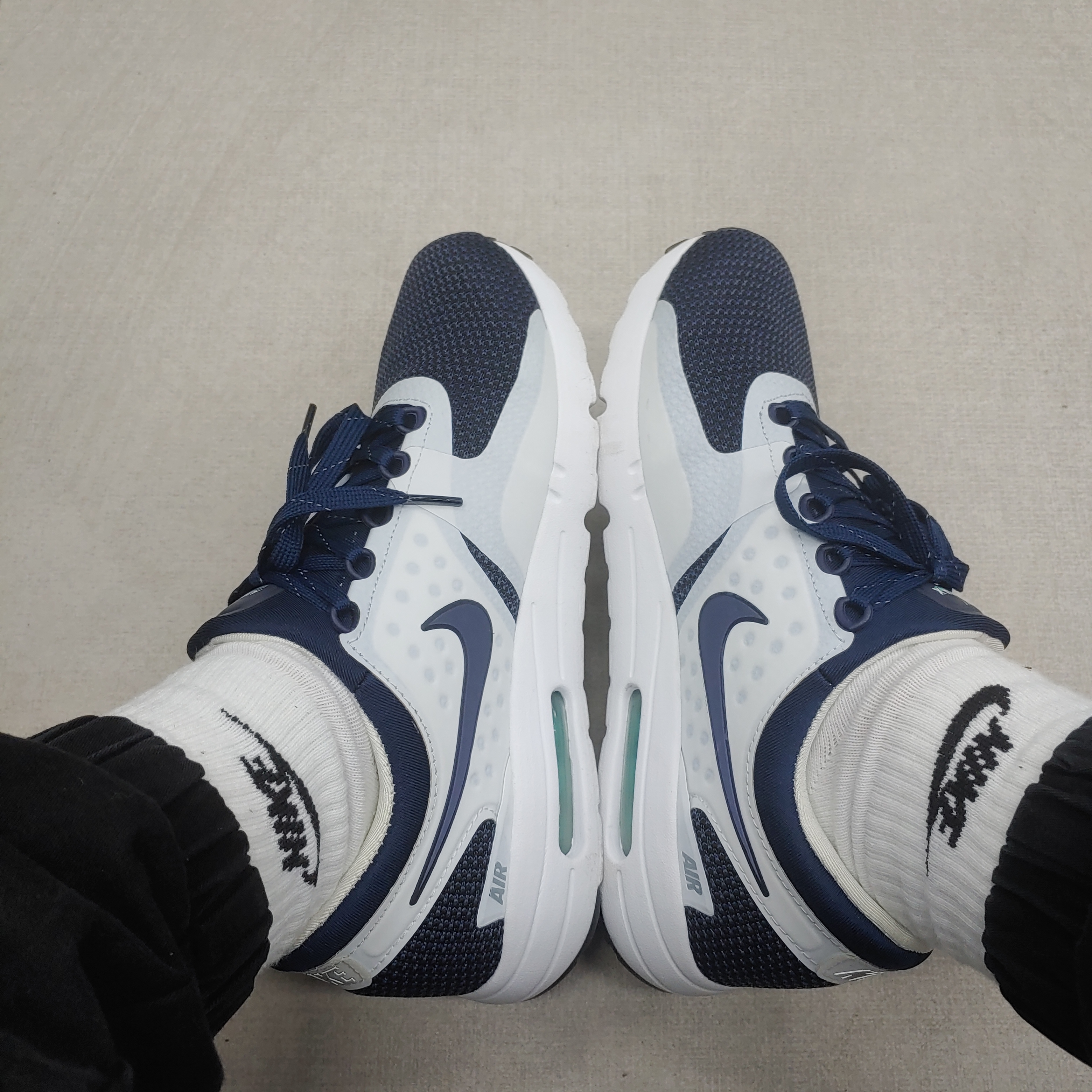 Nike Air Max Zero Air Max Day 착용 스타일 - 1