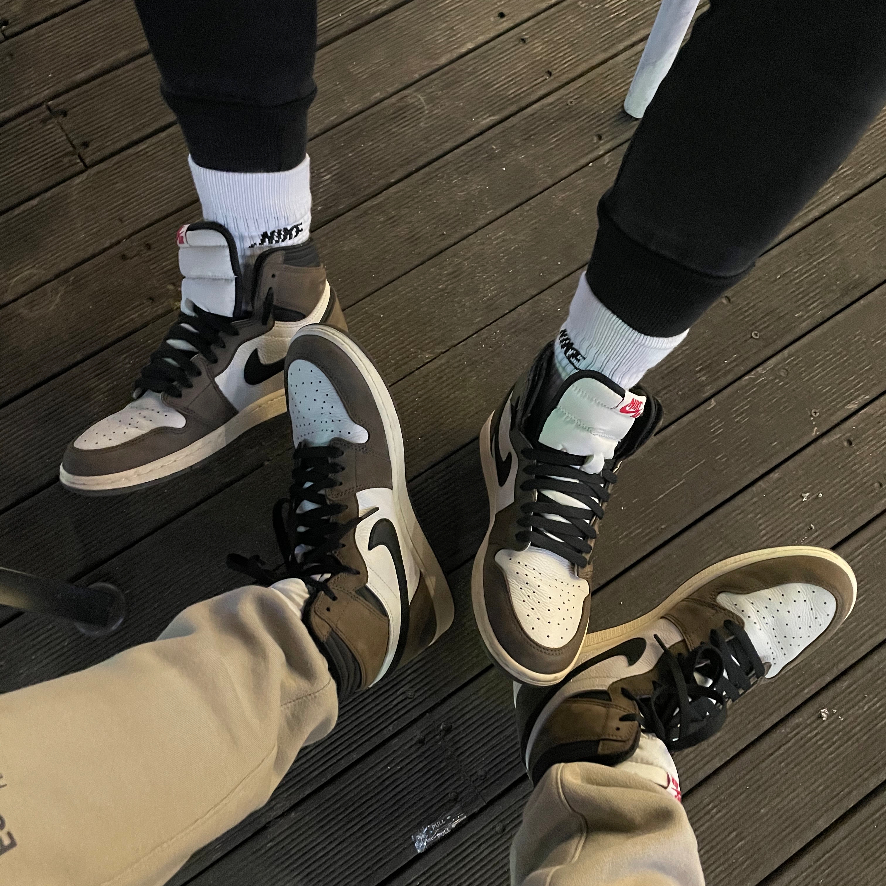 Jordan 1 x Travis Scott Retro High OG SP Mocha 착용 스타일